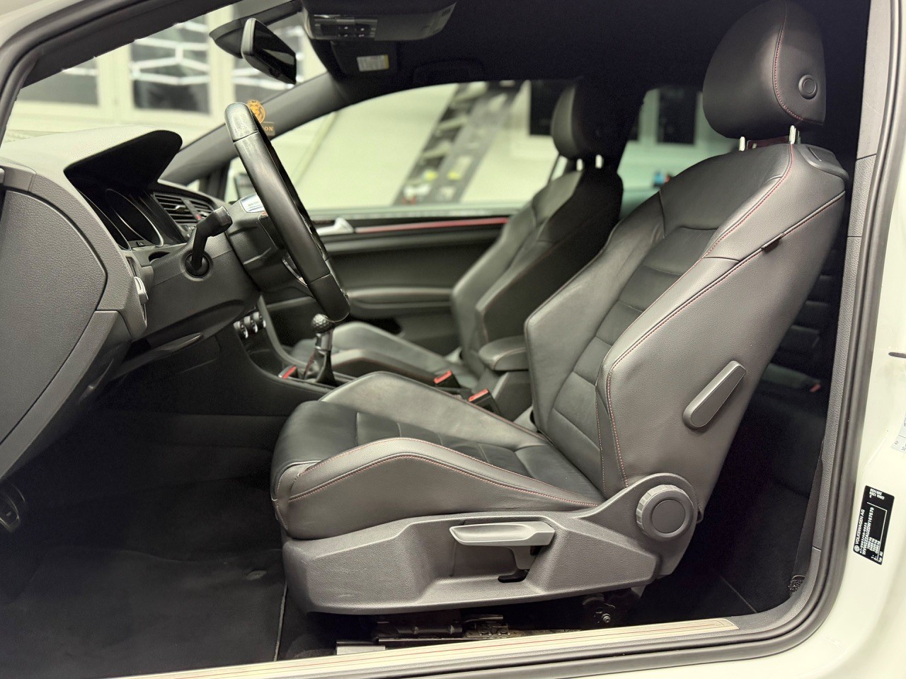 VW Golf 2.0 TSI GTI Performance | CH-Auto-image-13