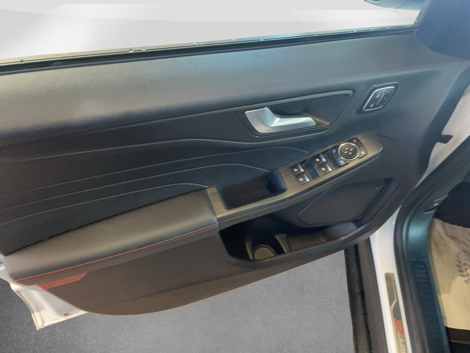 FORD Kuga 2.5 Hybrid ST-Line X 4x4-image-11