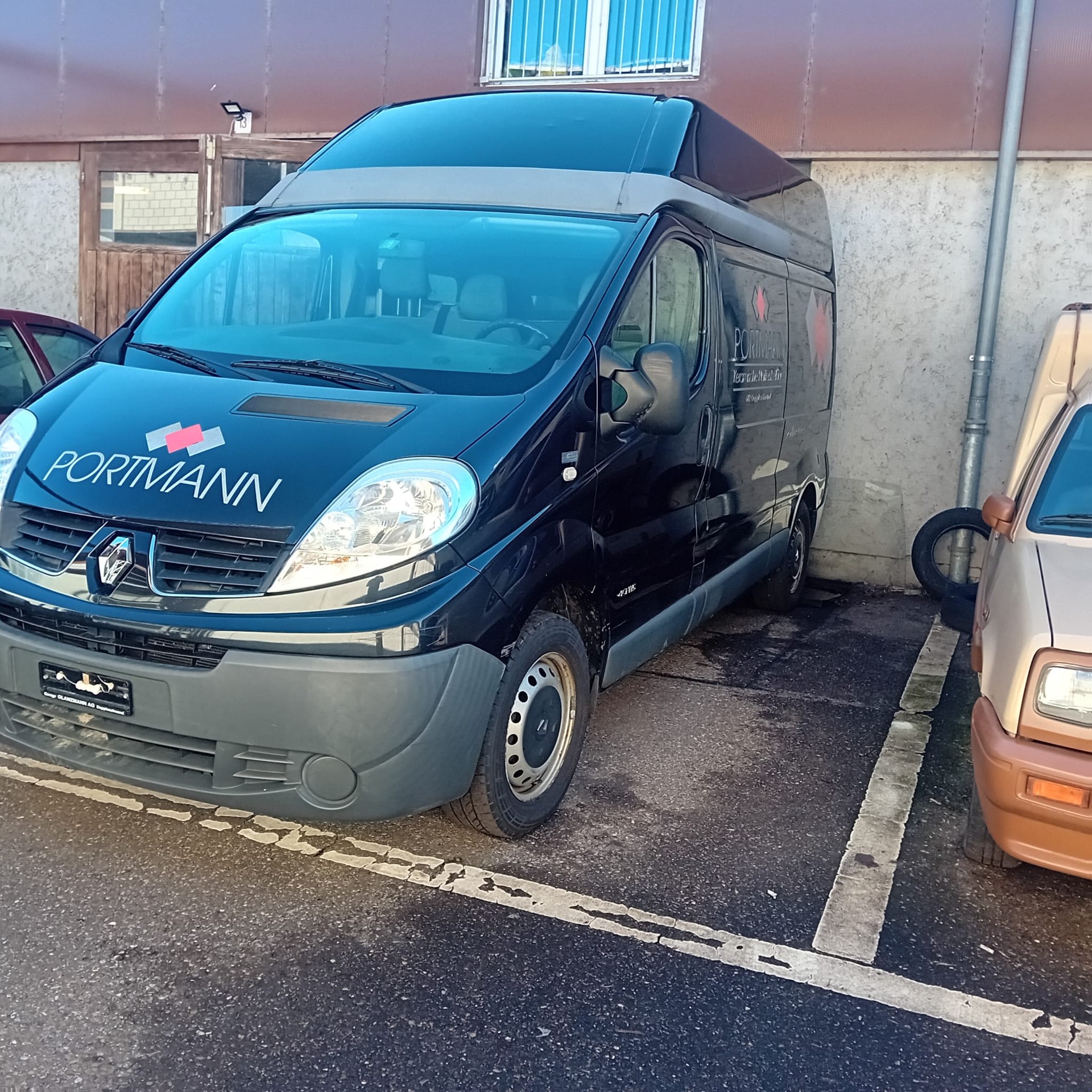 RENAULT TRAFIC-image-4