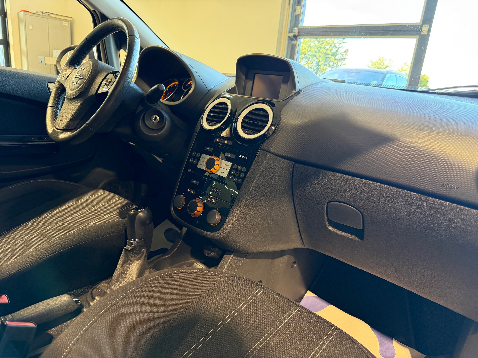 OPEL Corsa 1.4 TP Color Edition-image-14