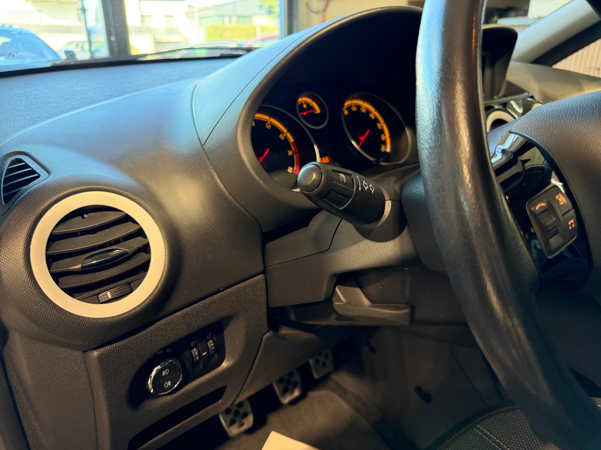 OPEL Corsa 1.4 TP Color Edition-image-18