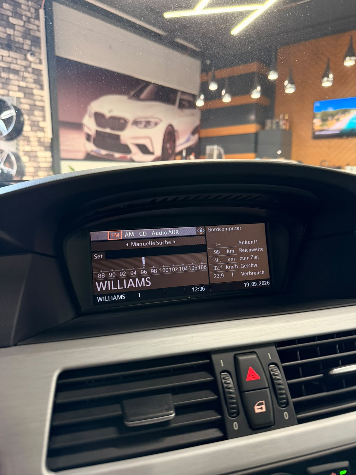 BMW M5 Touring-image-22