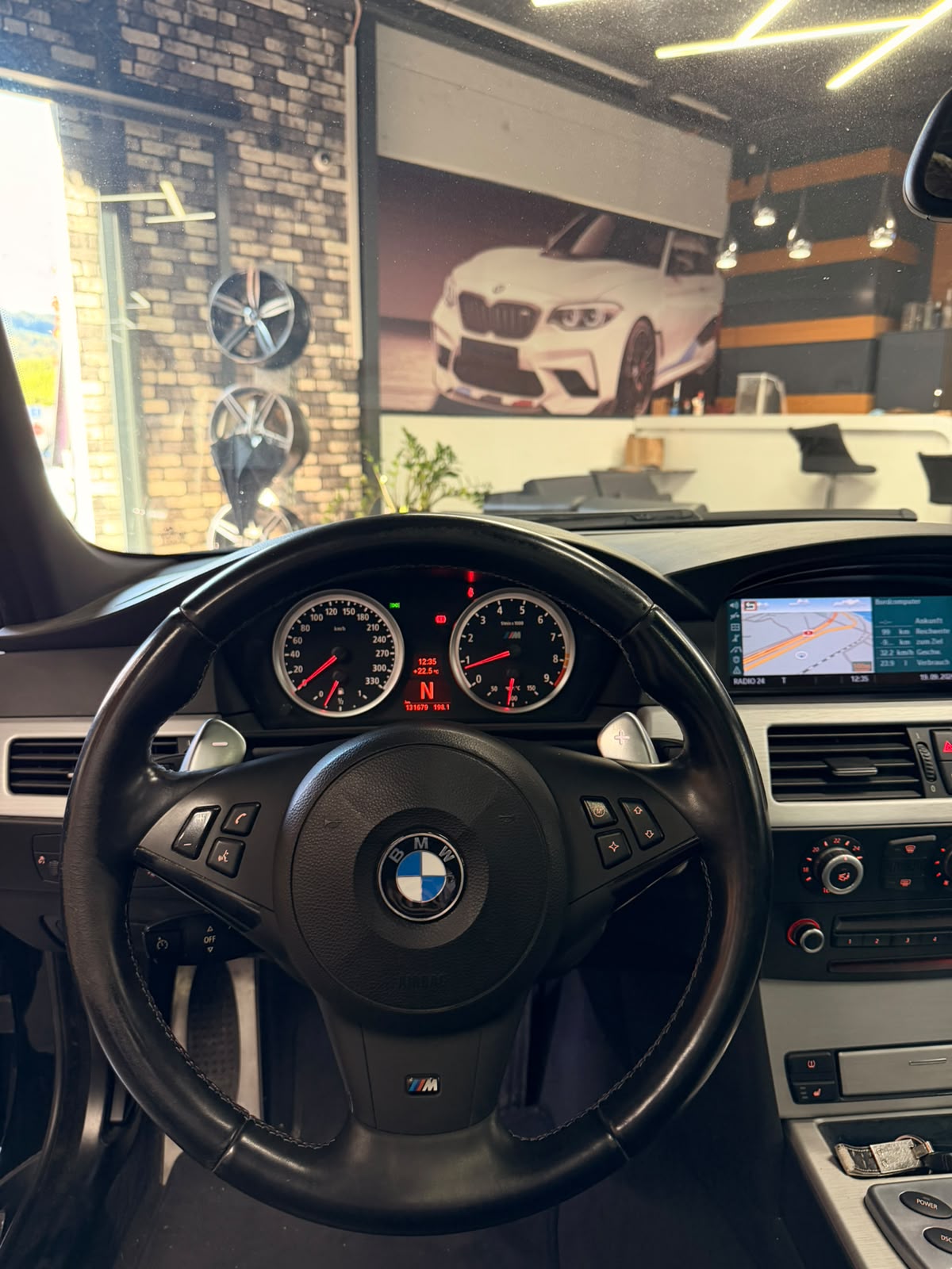 BMW M5 Touring-image-16