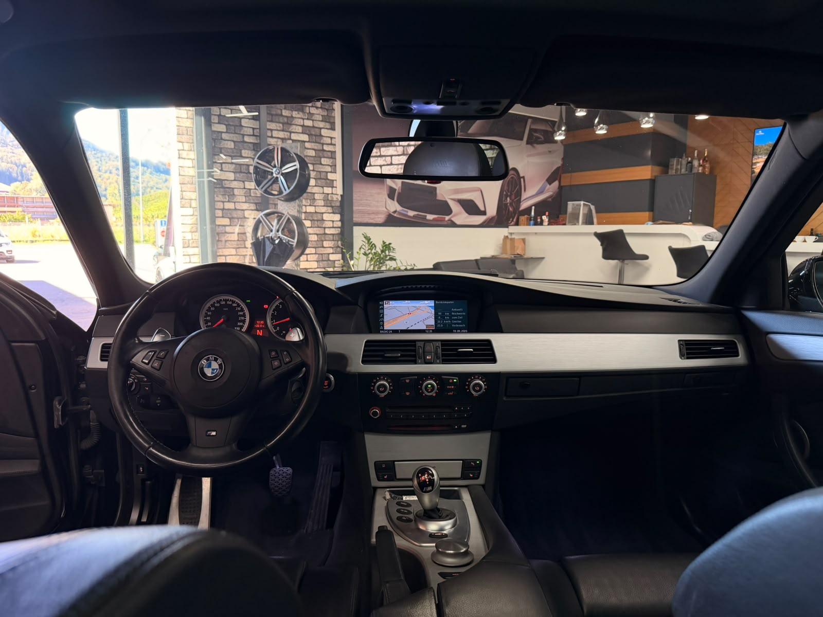 BMW M5 Touring-image-15
