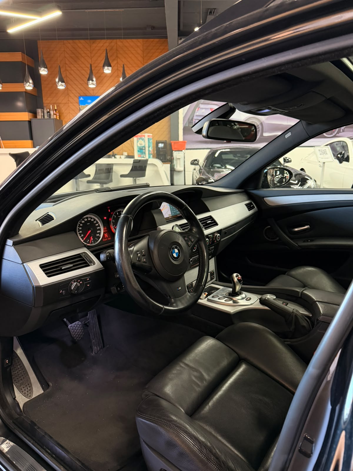 BMW M5 Touring-image-17