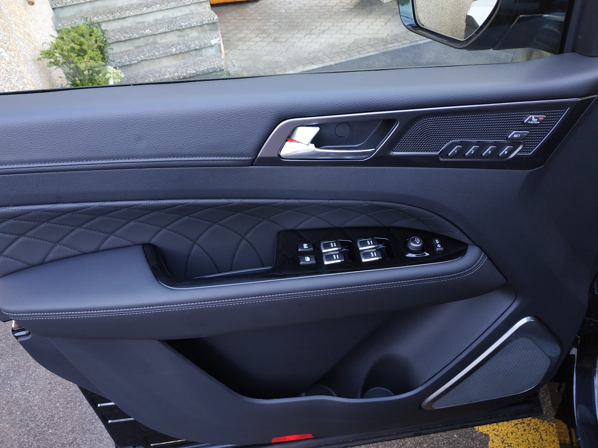 KGM-SsangYong Rexton 2.2 CRDi Blackline 4WD AT-image-17