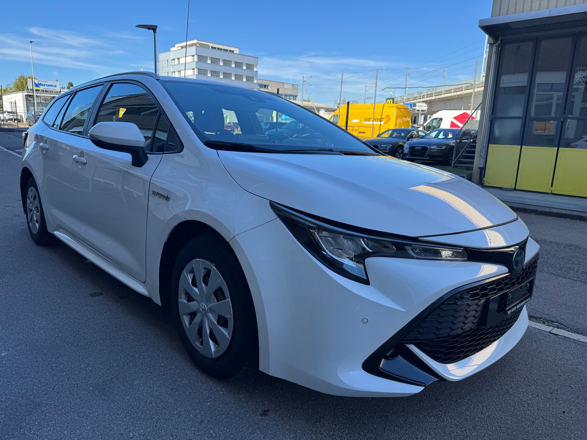 TOYOTA Corolla Touring Sports 1.8 HSD Comfort e-CVT-image-1