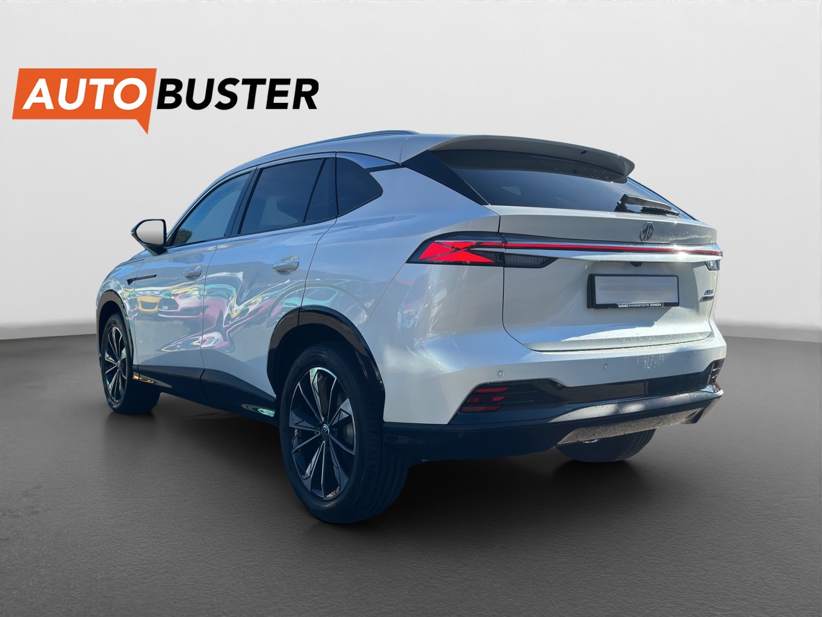 MG HS 1.5T Hybrid-showroom-element-2