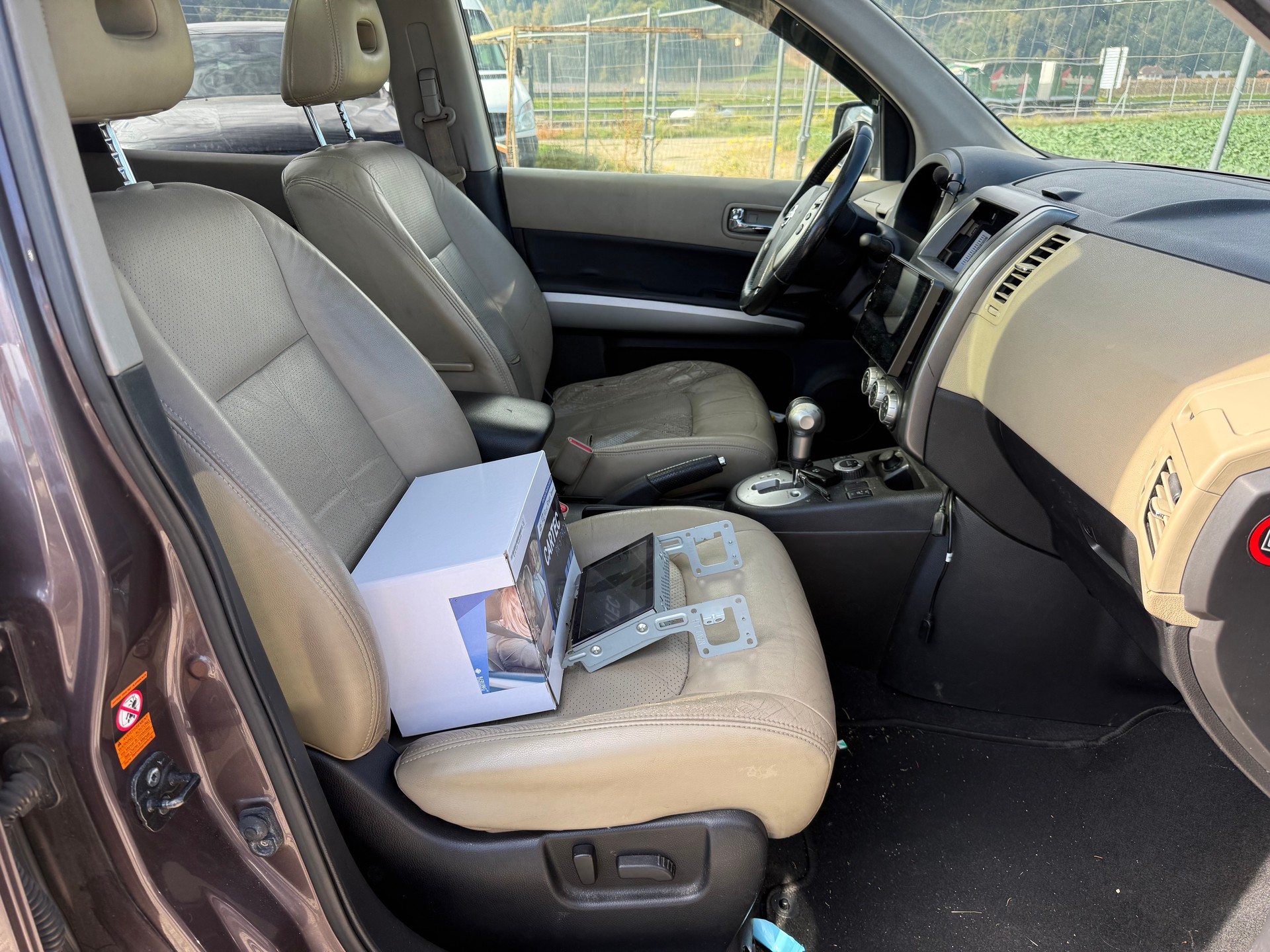 NISSAN X-Trail 2.0 dCi 16V SE Automatic-image-10