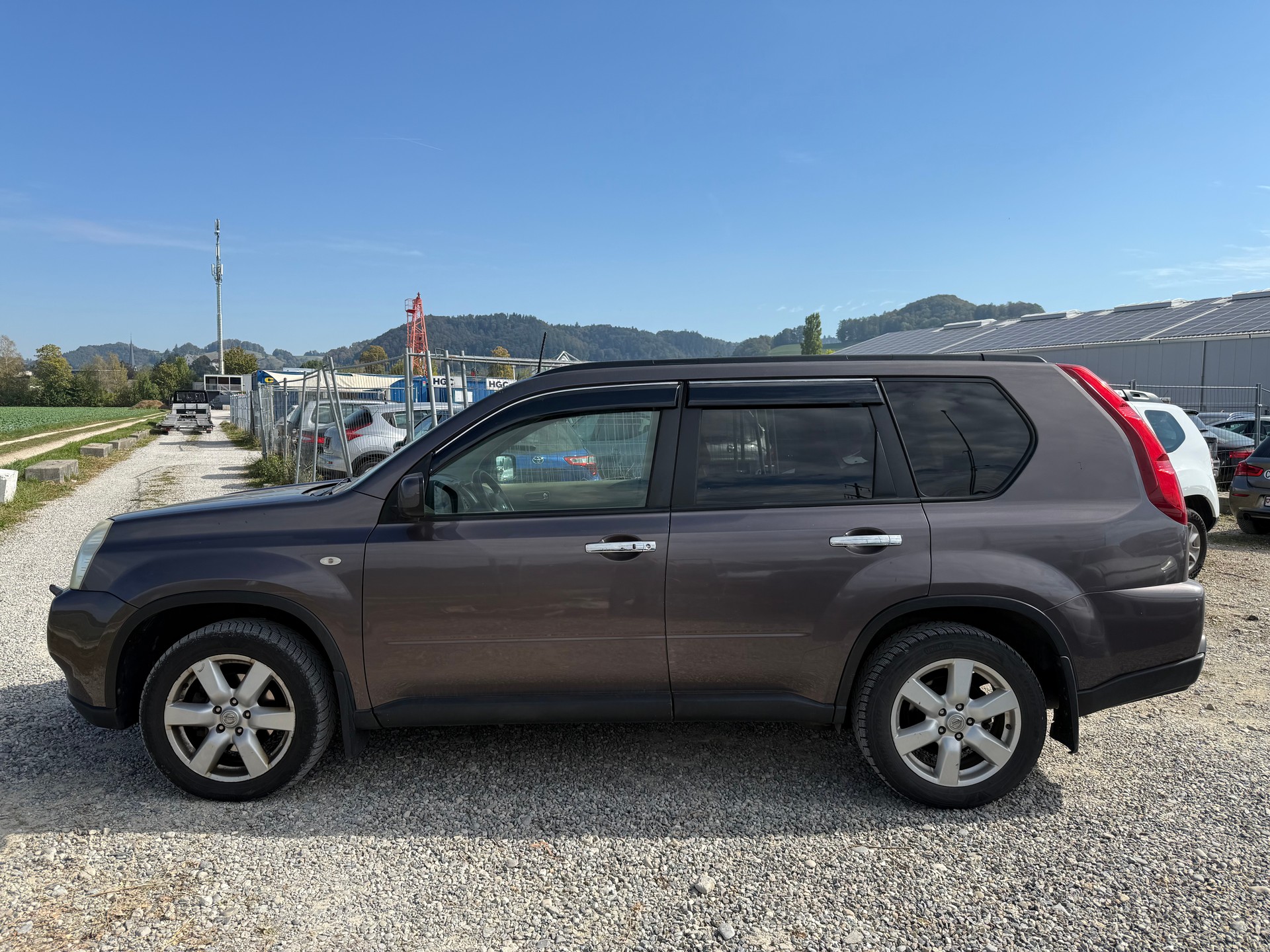 NISSAN X-Trail 2.0 dCi 16V SE Automatic-image-3