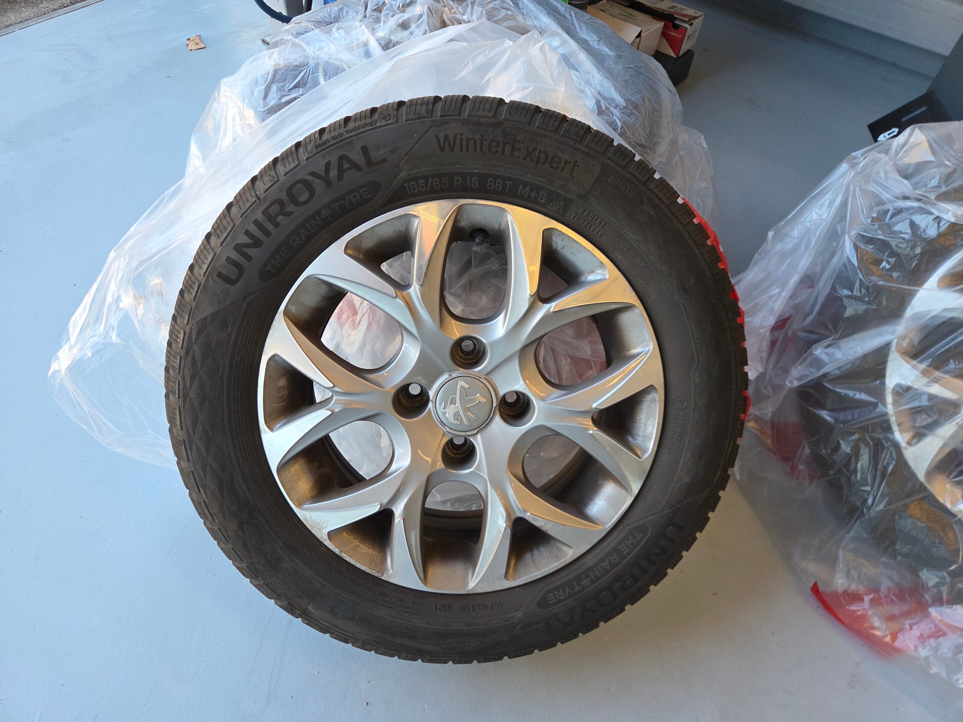 PEUGEOT 208 1.2 PureTech GT Line EAT6-image-18