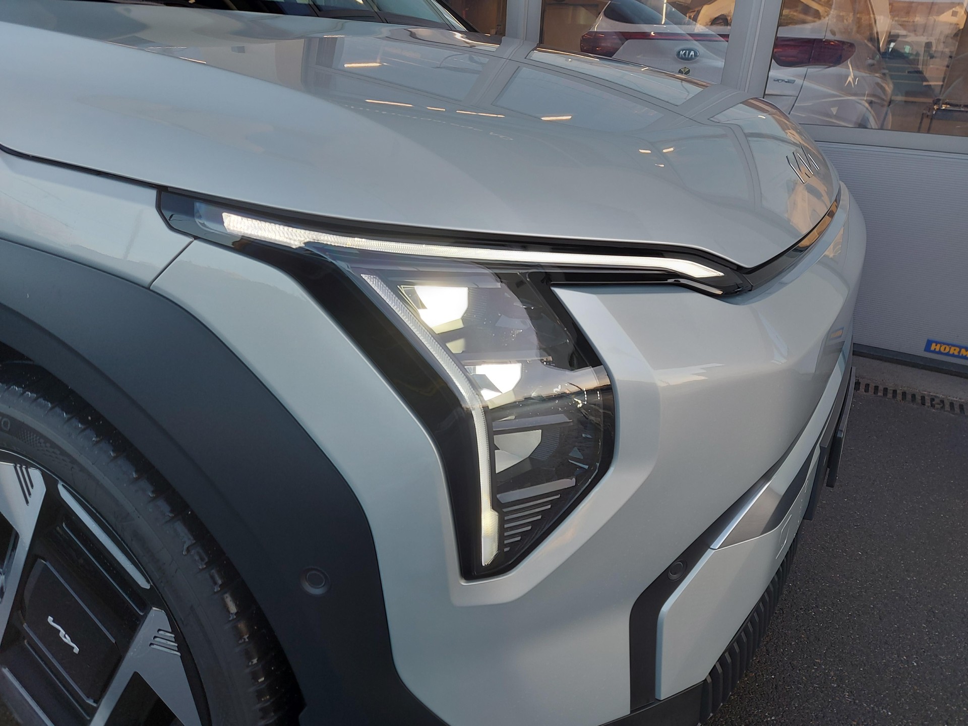 KIA EV3 81 kWh Earth+-image-5