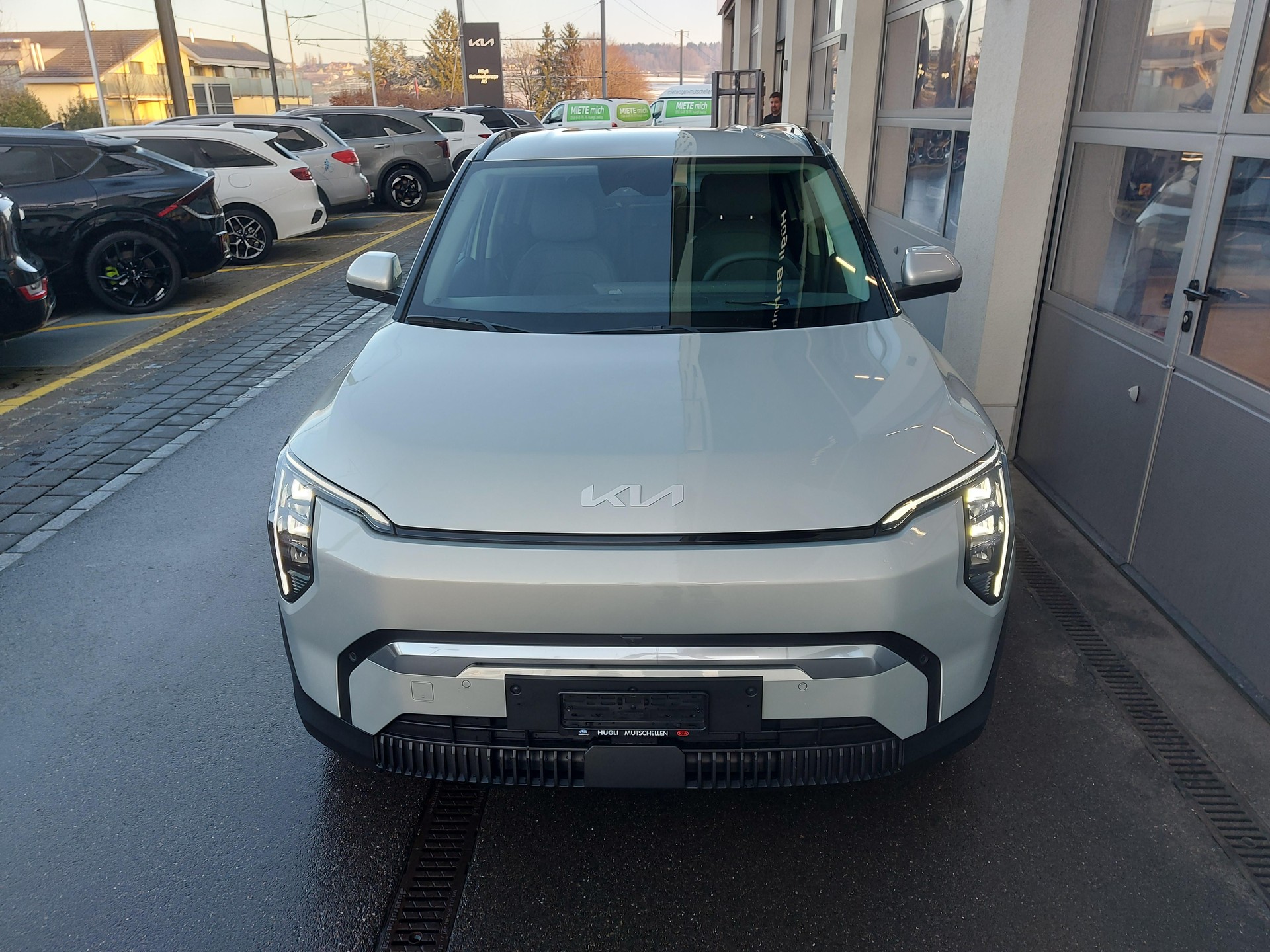 KIA EV3 81 kWh Earth+-image-4