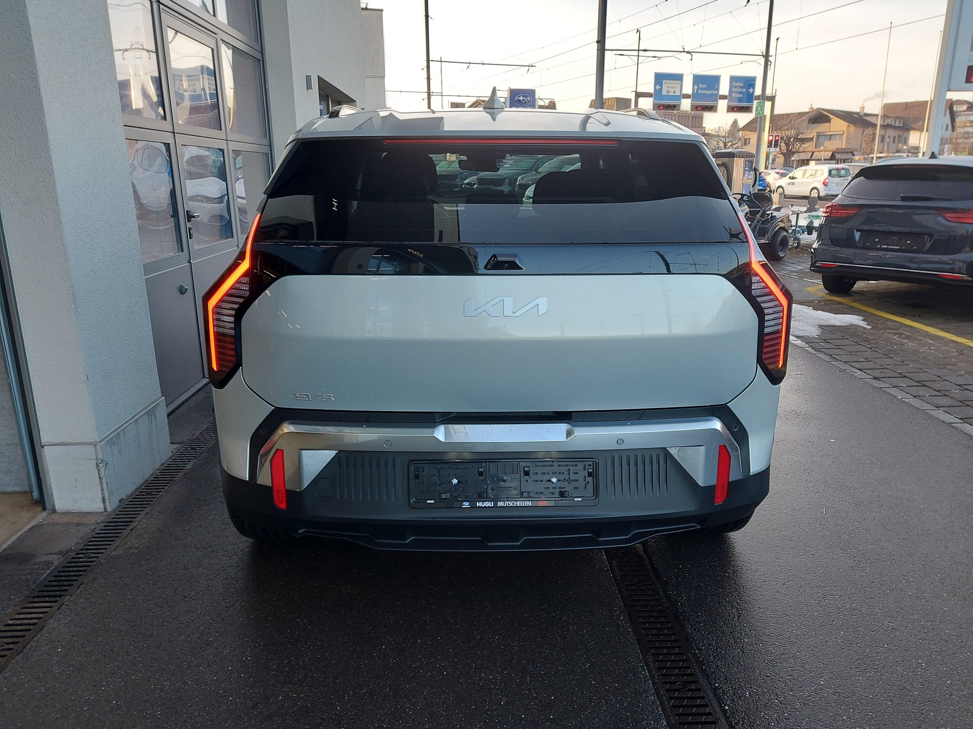 KIA EV3 81 kWh Earth+-image-8