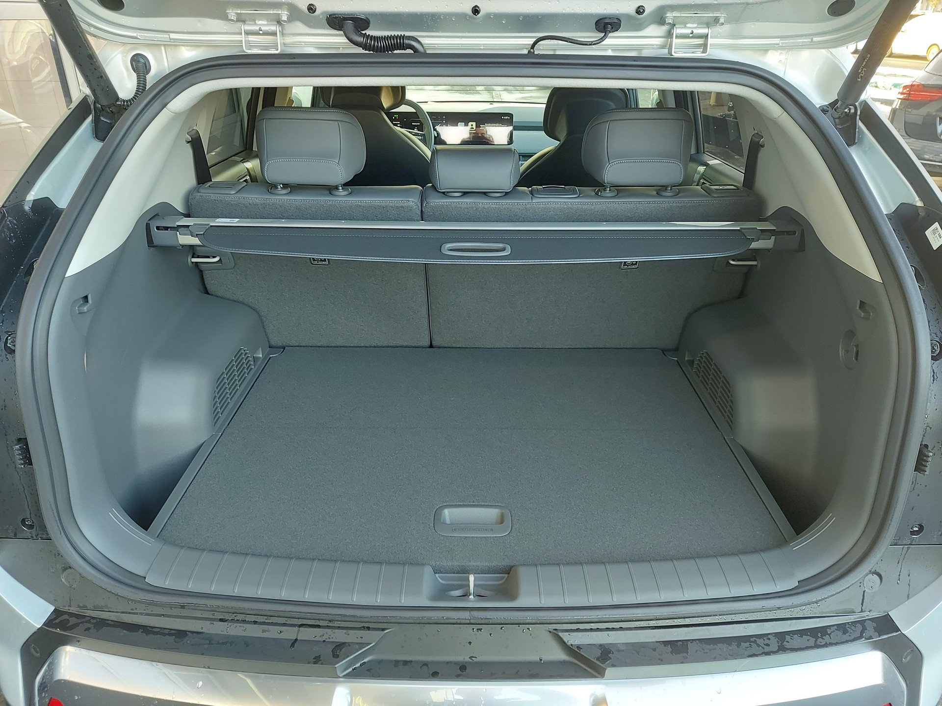 KIA EV3 81 kWh Earth+-image-12