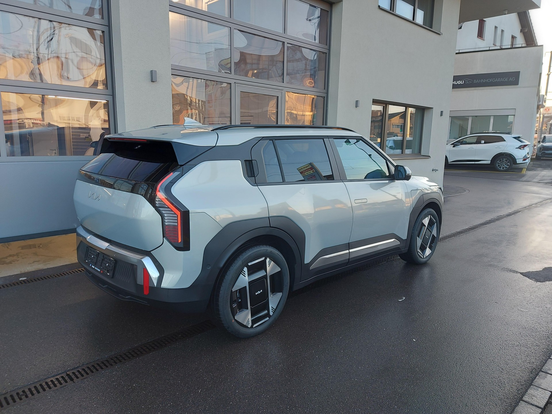 KIA EV3 81 kWh Earth+-image-7