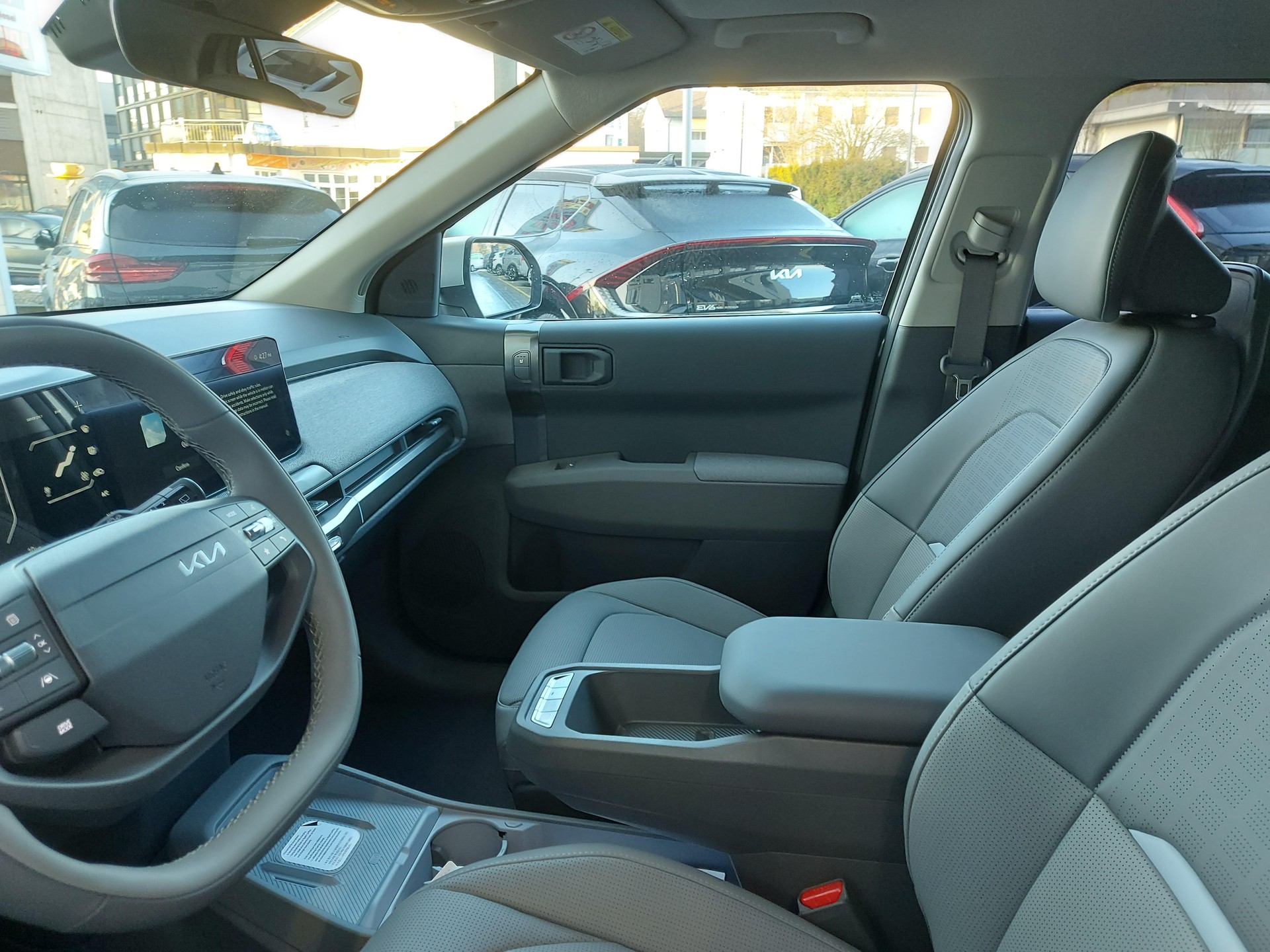 KIA EV3 81 kWh Earth+-image-13