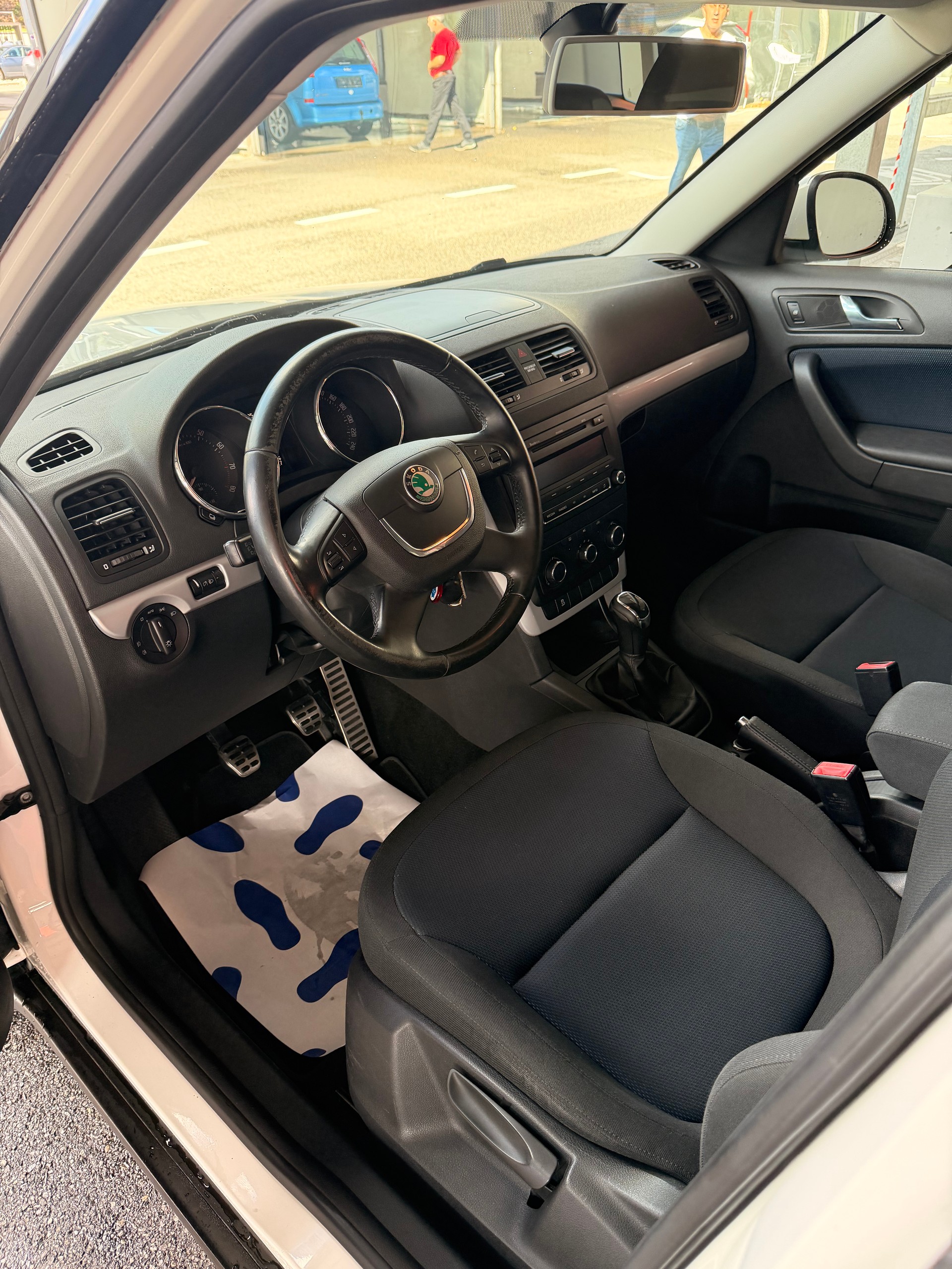 SKODA 1.4 TSI Ambition-image-8