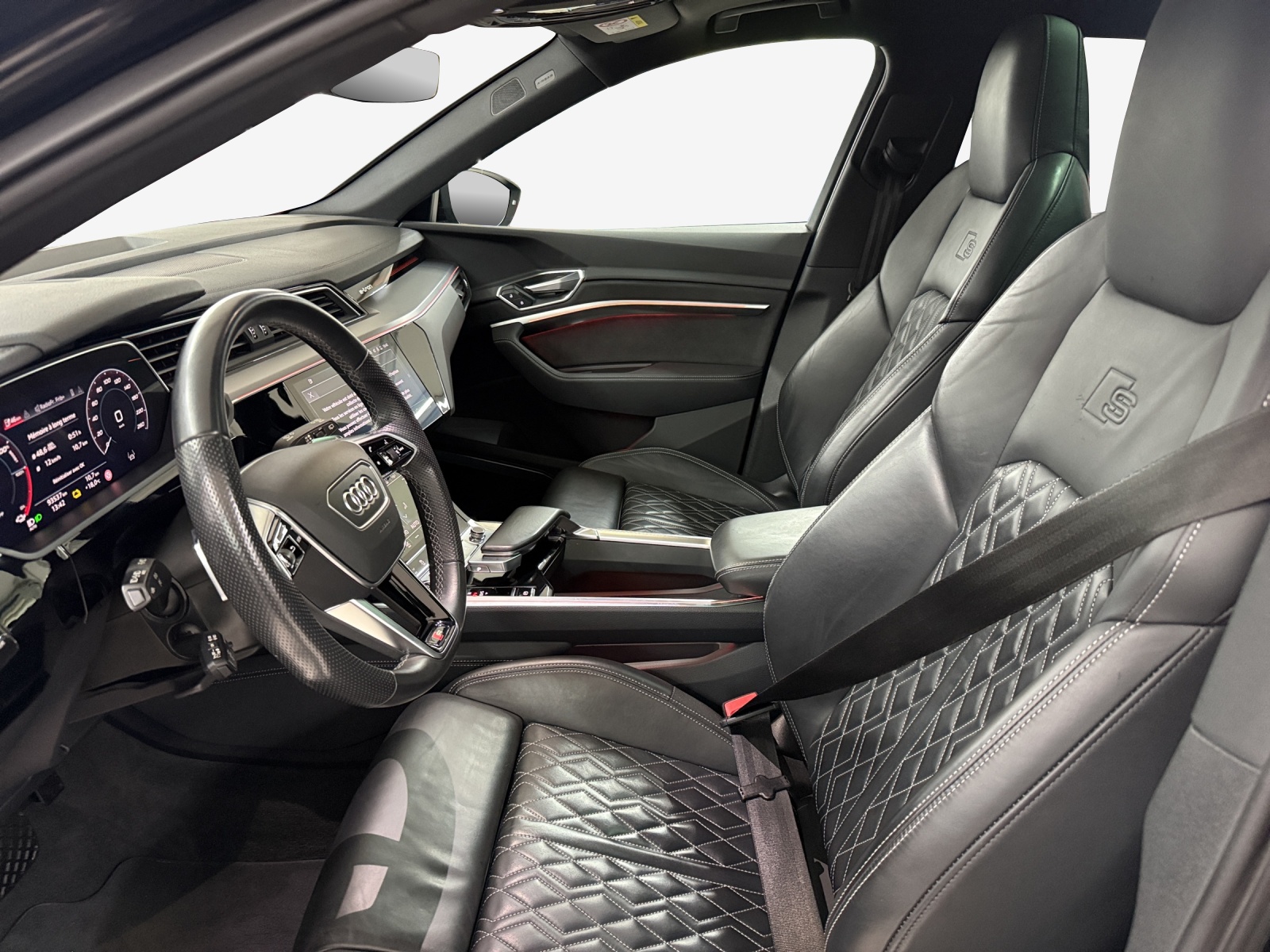 AUDI e-tron 55 S Line Black Edition quattro-image-8