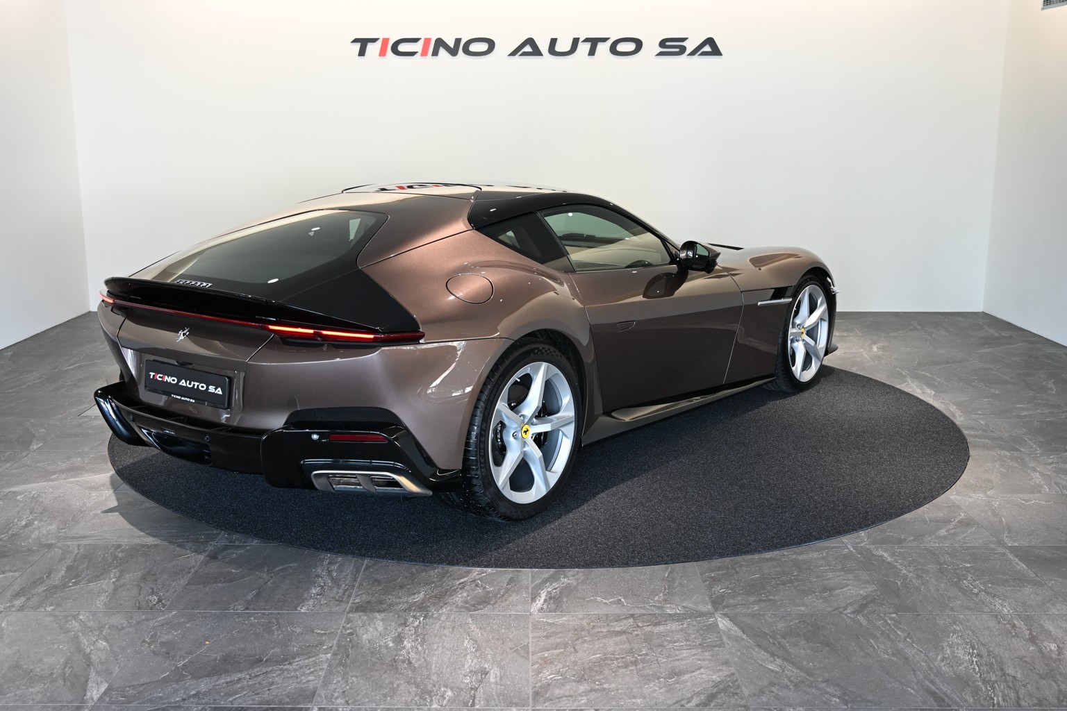 FERRARI 12 Cilindri-image-1