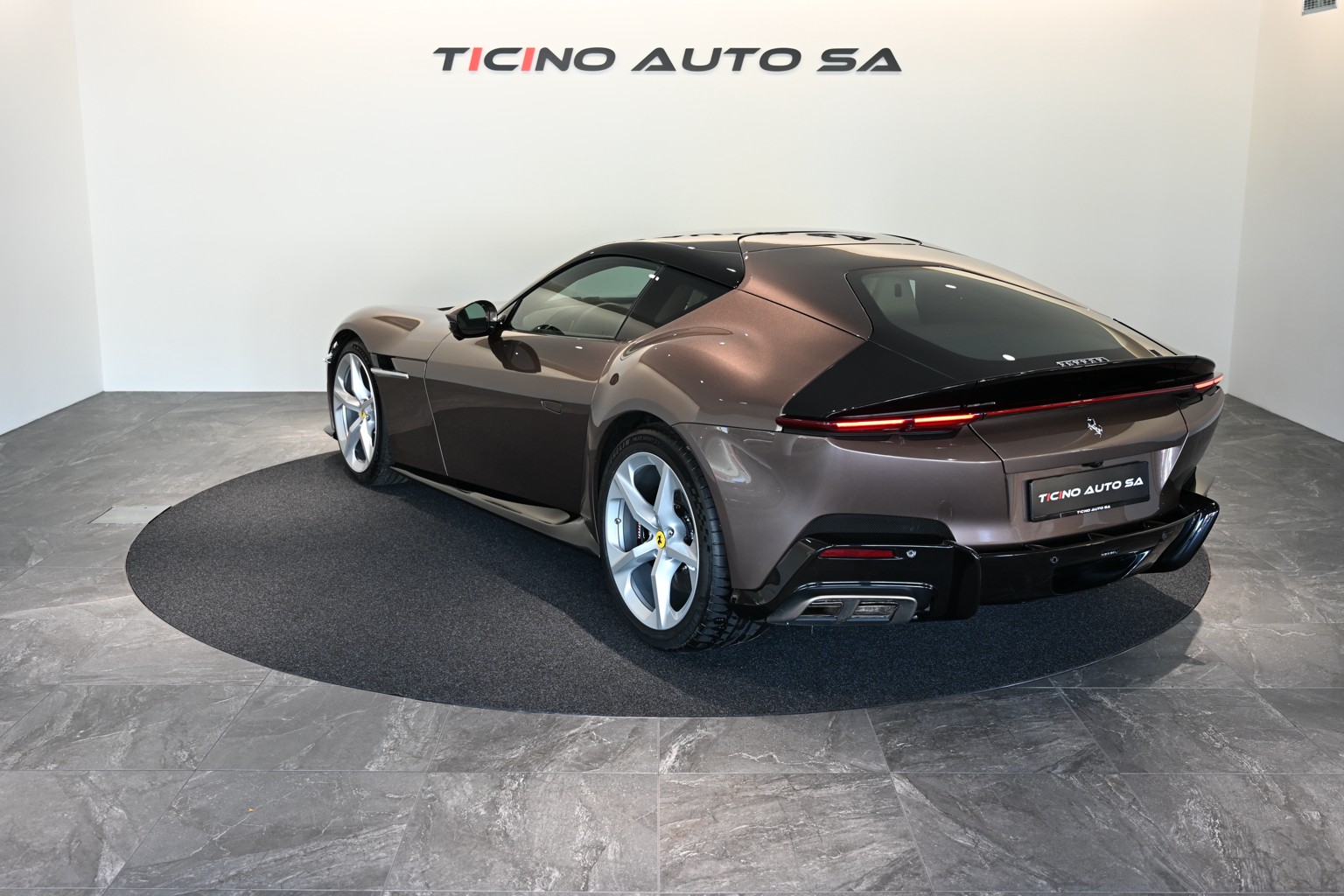 FERRARI 12 Cilindri-image-2