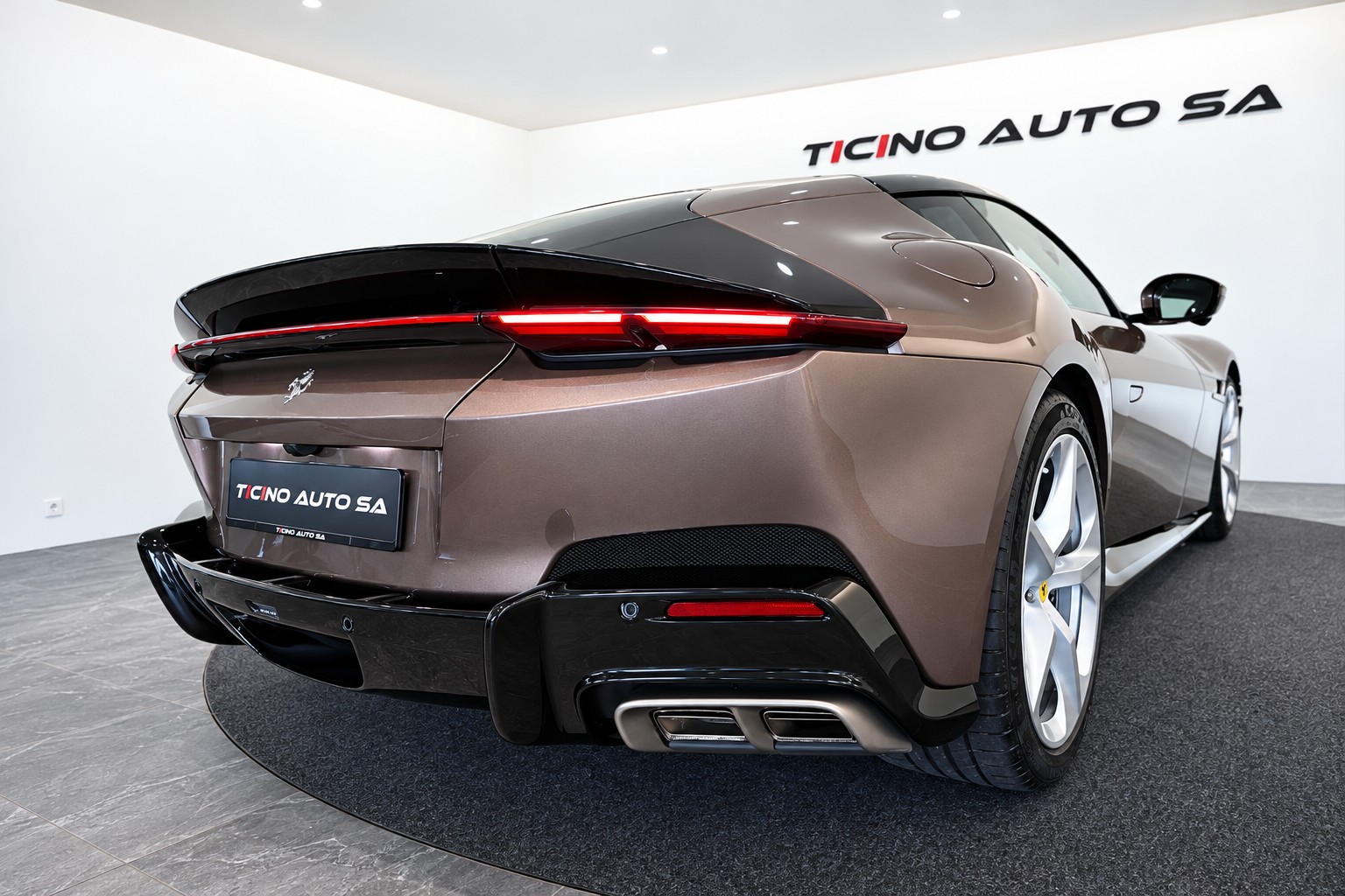 FERRARI 12 Cilindri-image-15