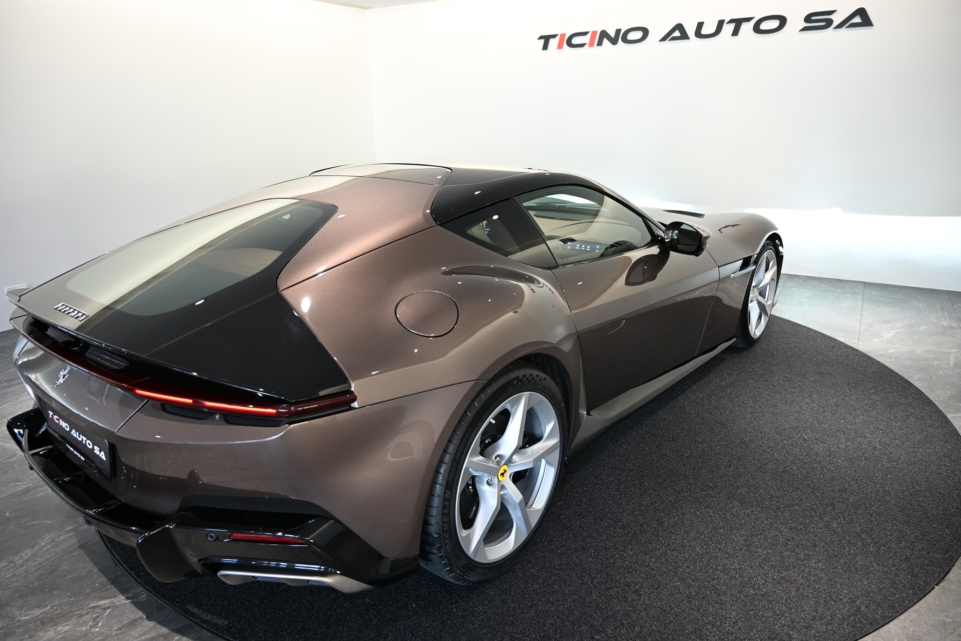 FERRARI 12 Cilindri-image-19