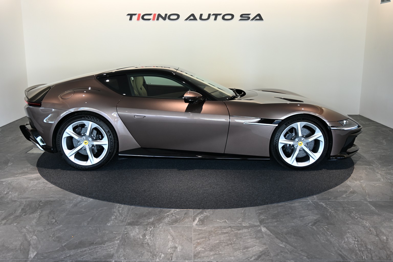 FERRARI 12 Cilindri-image-11