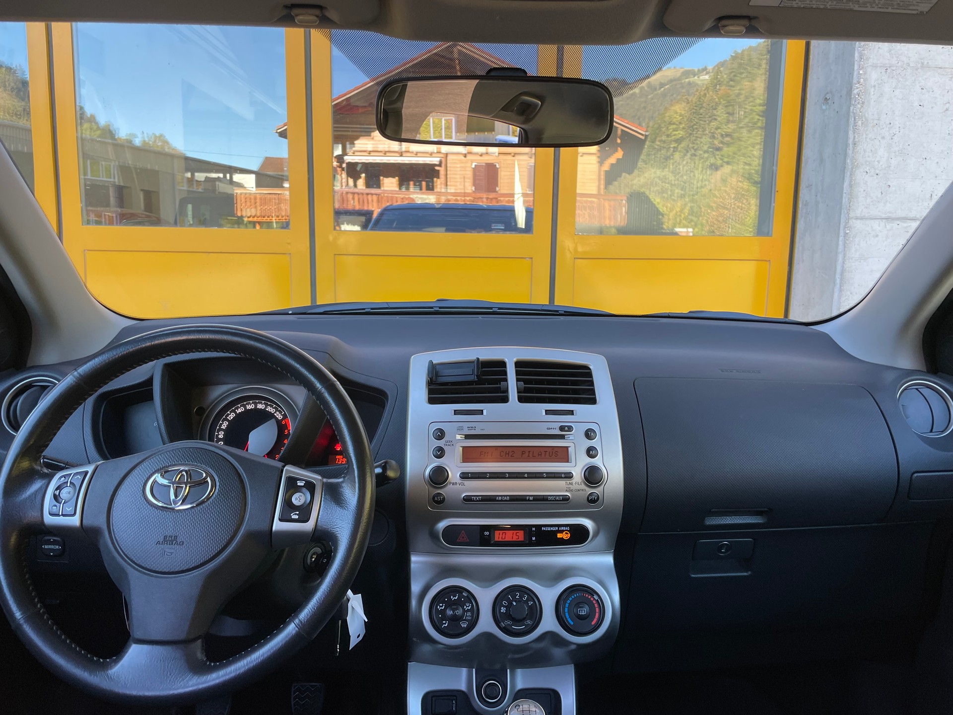 TOYOTA UrbanCruiser 1.4 D-4D Linea Terra 4WD-image-13