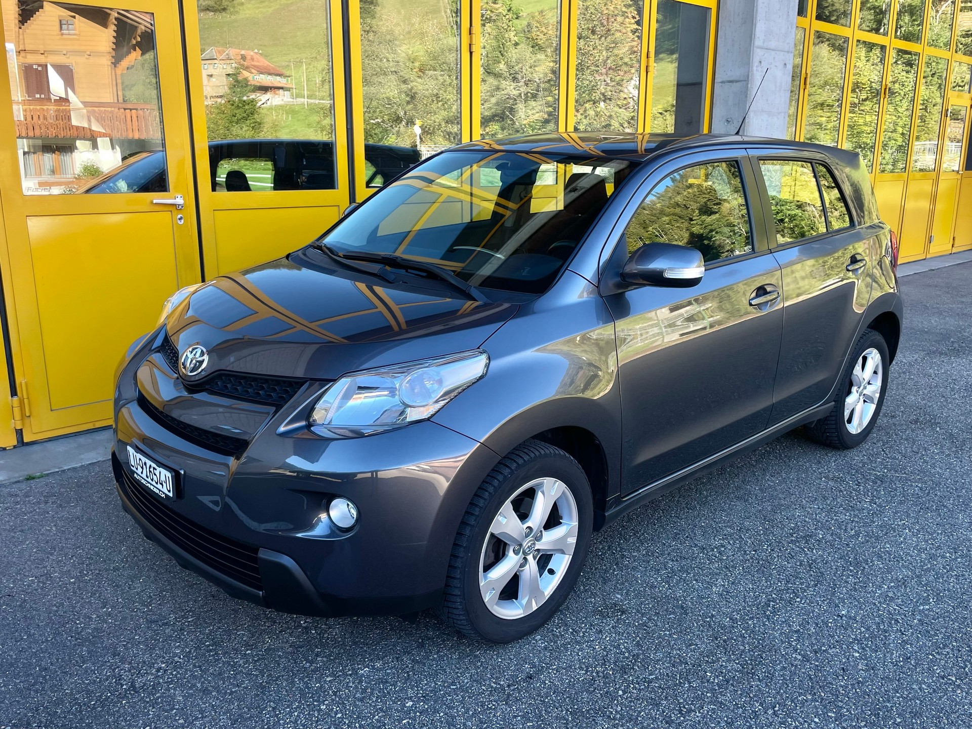 TOYOTA UrbanCruiser 1.4 D-4D Linea Terra 4WD-image-1