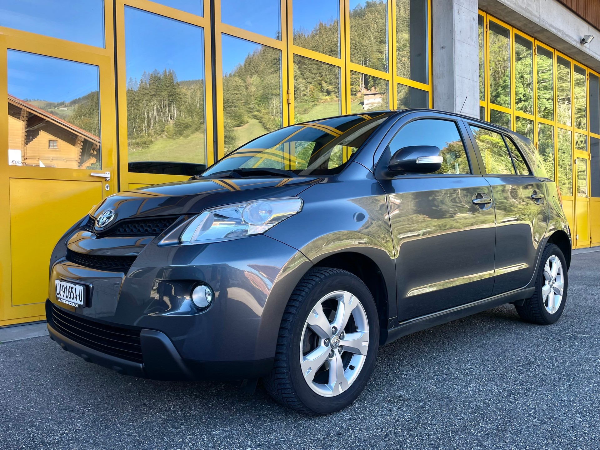 TOYOTA UrbanCruiser 1.4 D-4D Linea Terra 4WD-image-0