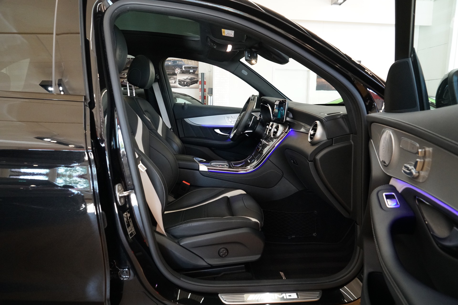 MERCEDES-BENZ GLC 63 S AMG 4Matic 9G-Tronic-image-25