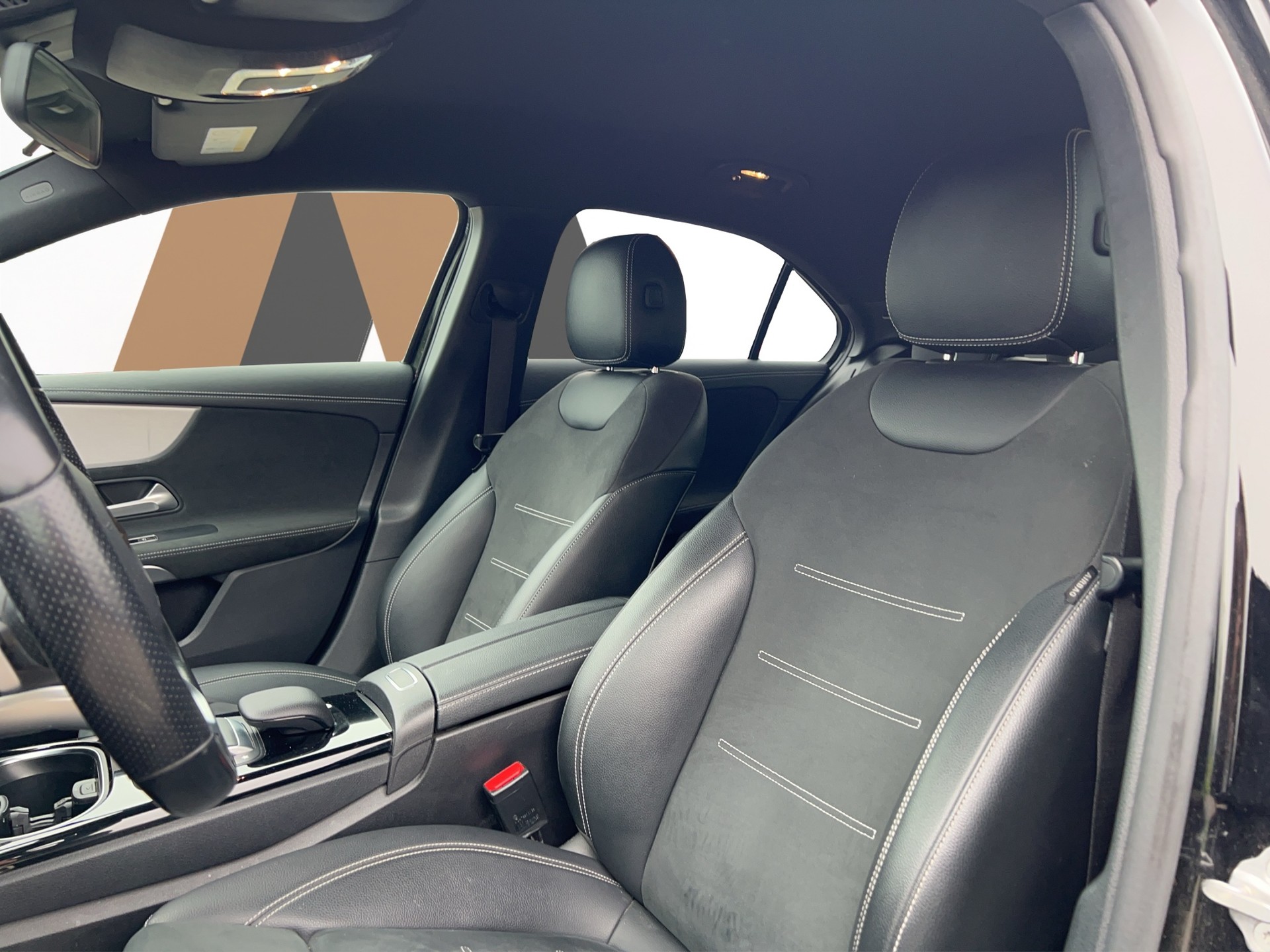 MERCEDES-BENZ A-Klasse A 250 e AMG Line 8G-DCT-image-34