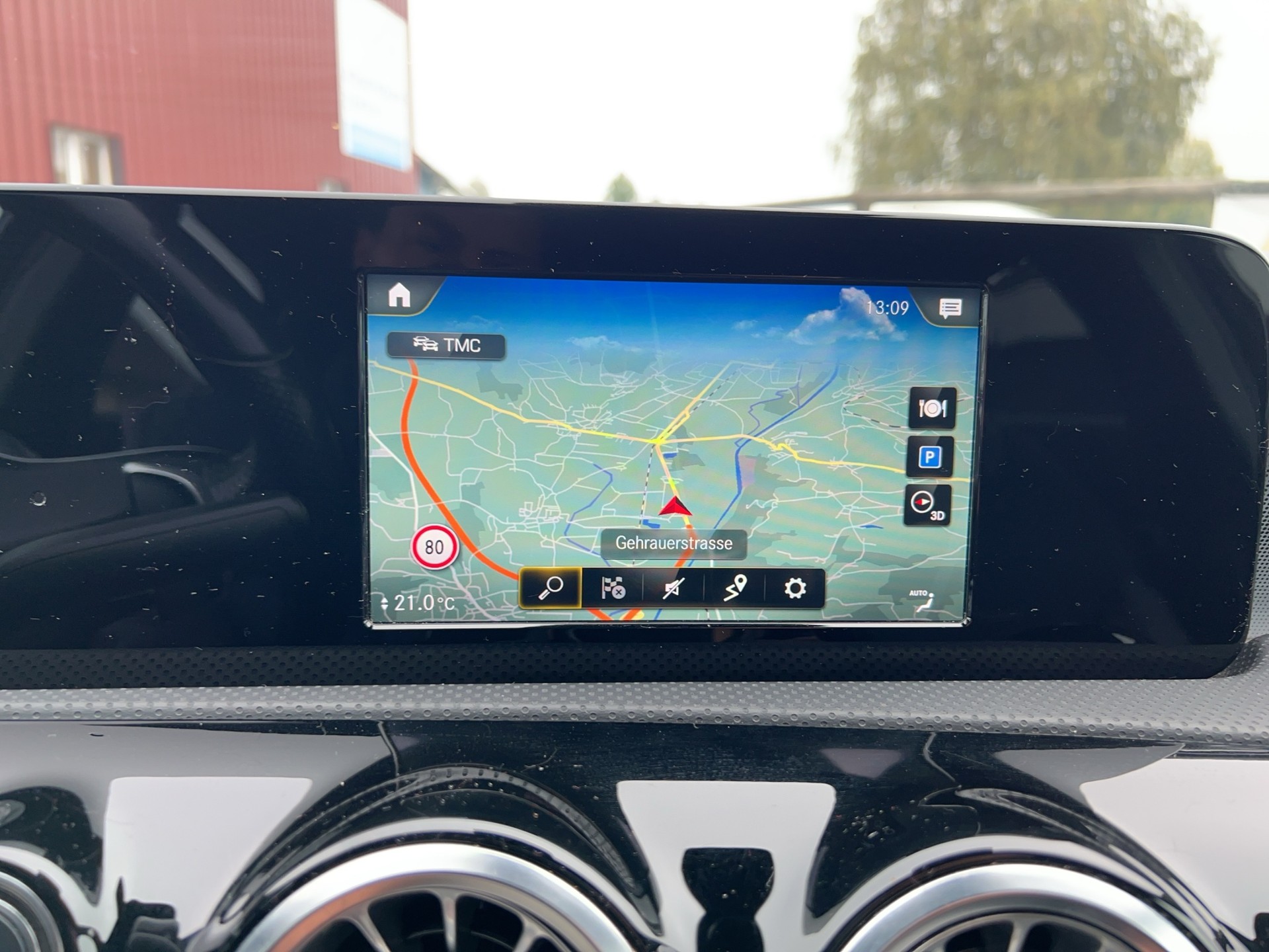MERCEDES-BENZ A-Klasse A 250 e AMG Line 8G-DCT-image-56