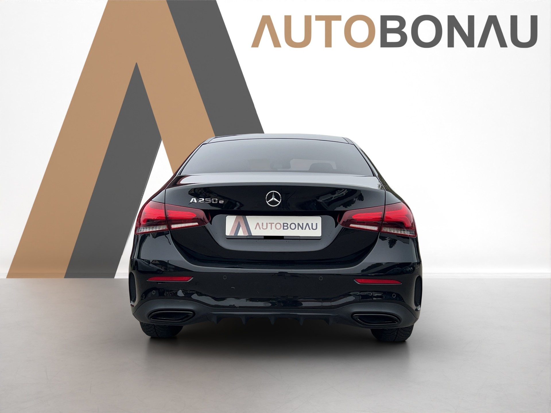 MERCEDES-BENZ A-Klasse A 250 e AMG Line 8G-DCT-image-2