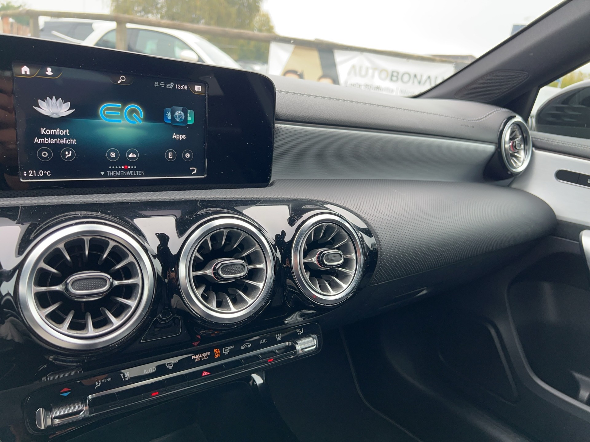 MERCEDES-BENZ A-Klasse A 250 e AMG Line 8G-DCT-image-45