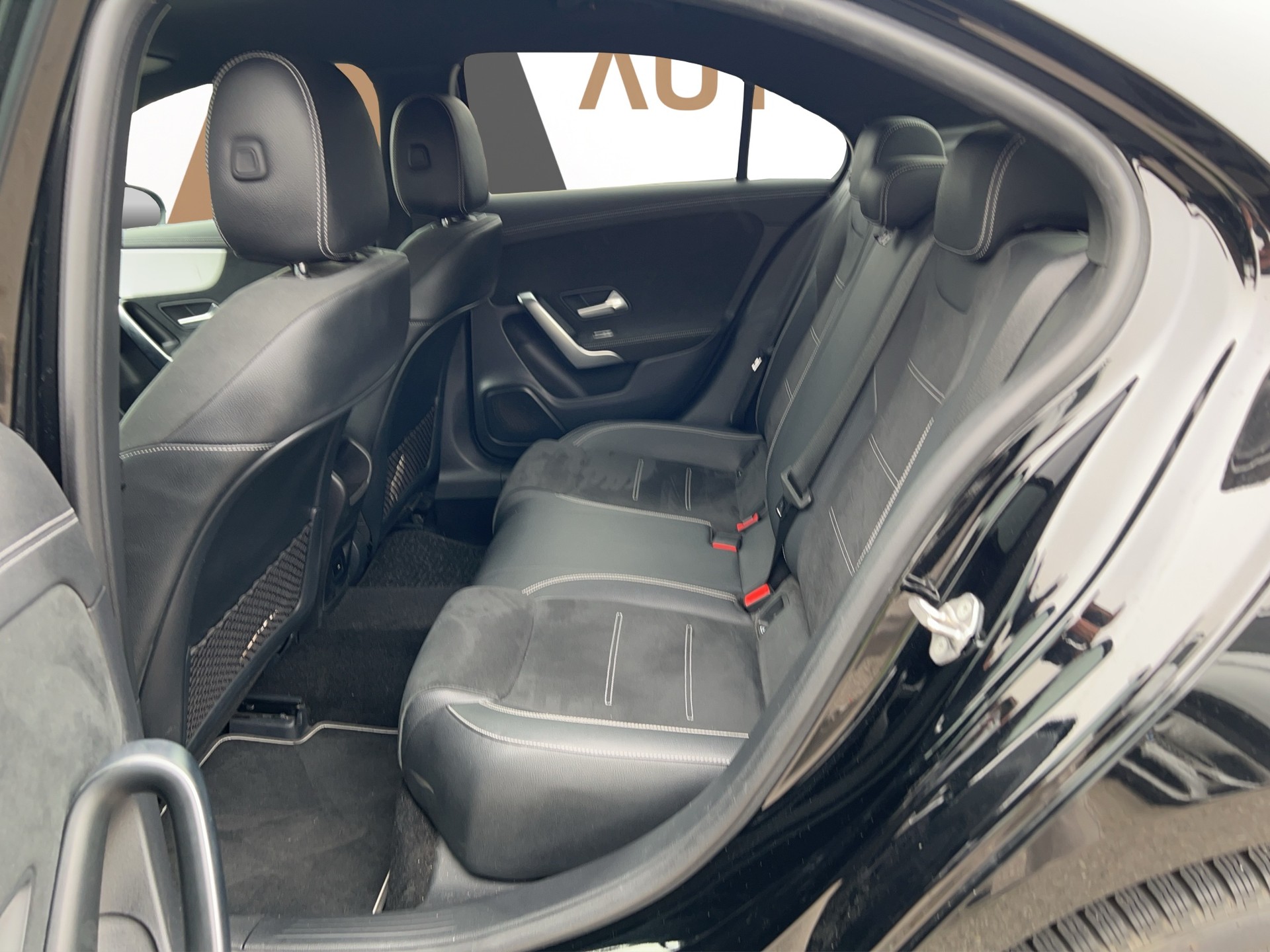 MERCEDES-BENZ A-Klasse A 250 e AMG Line 8G-DCT-image-22