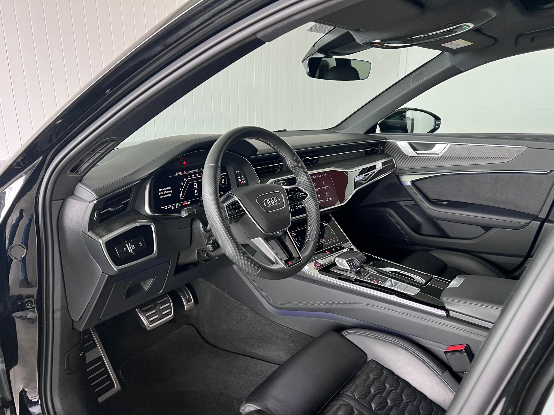 AUDI RS6 Avant 4.0 TFSI V8 quattro-image-13