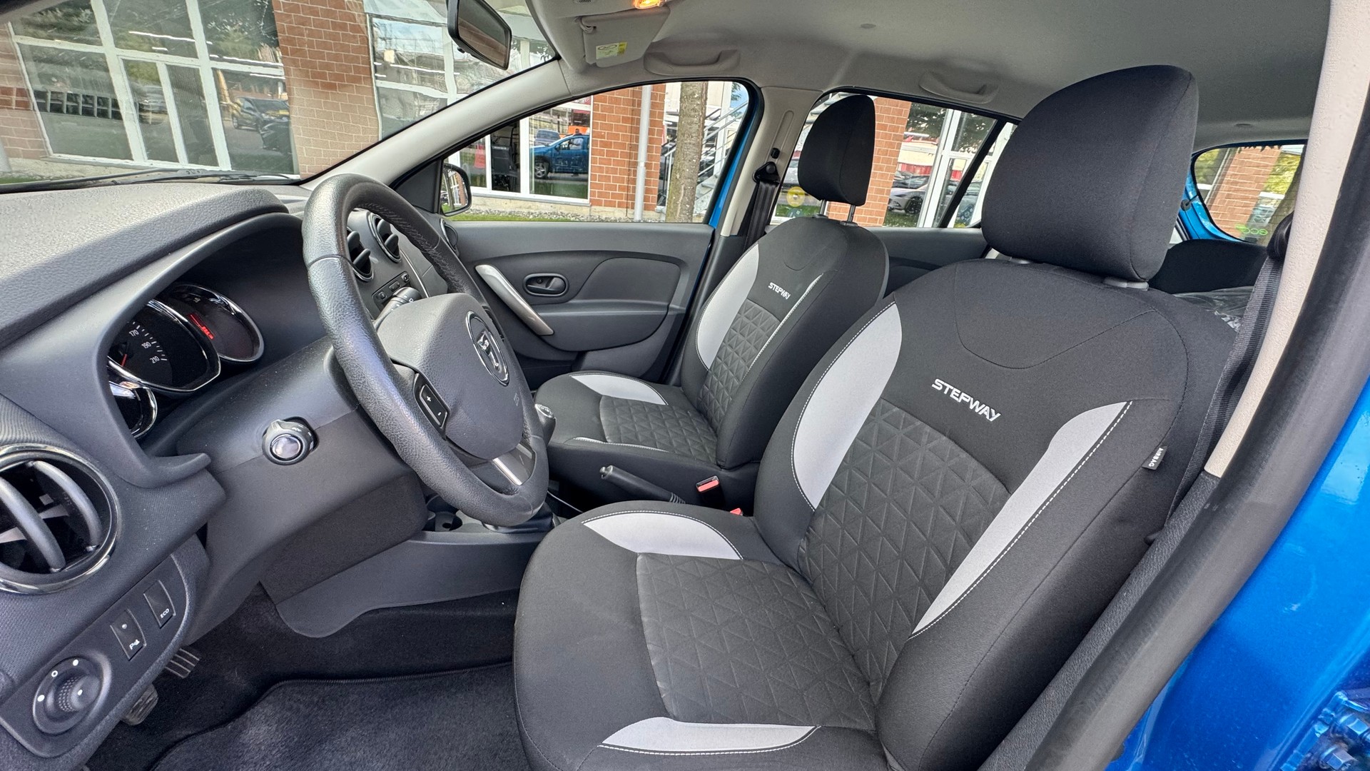 DACIA Sandero 1.5 dCi Stepway Lauréate-image-6
