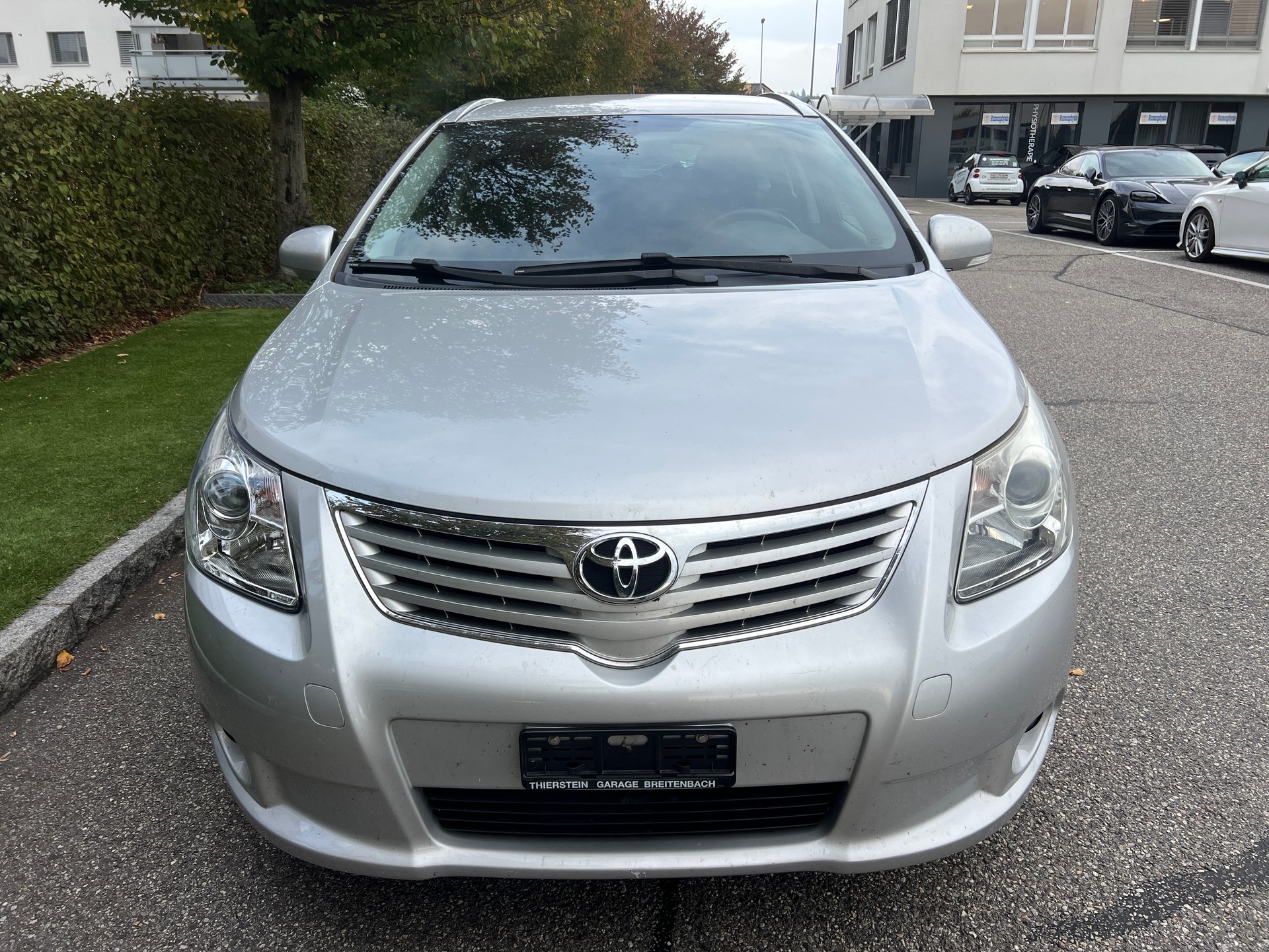 TOYOTA Avensis SW 2.0 Linea Luna Multidrive-image-1