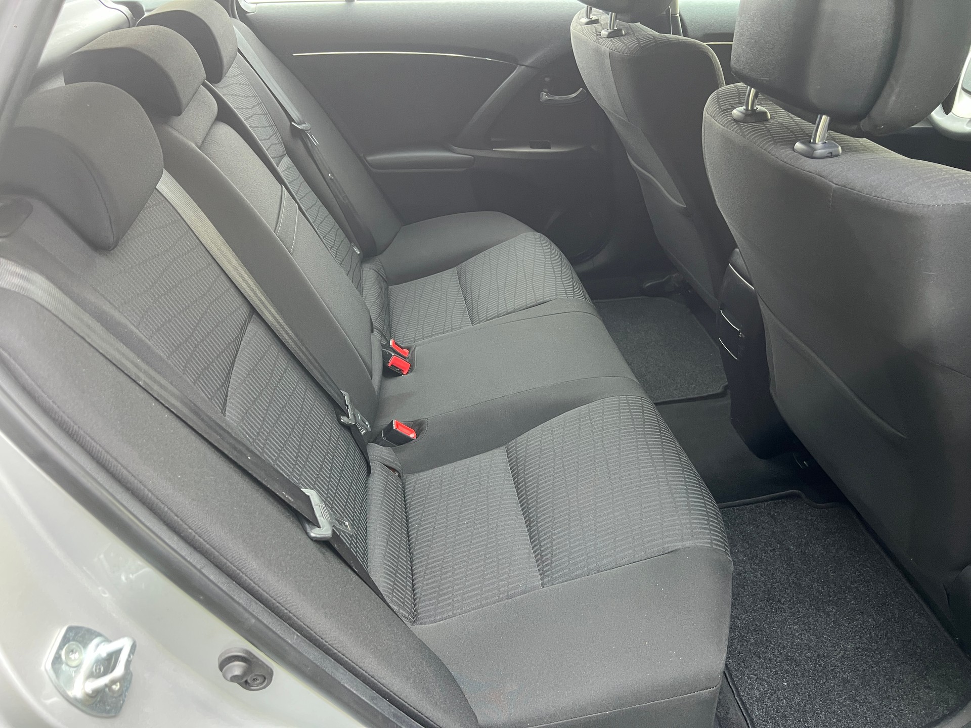 TOYOTA Avensis SW 2.0 Linea Luna Multidrive-image-11