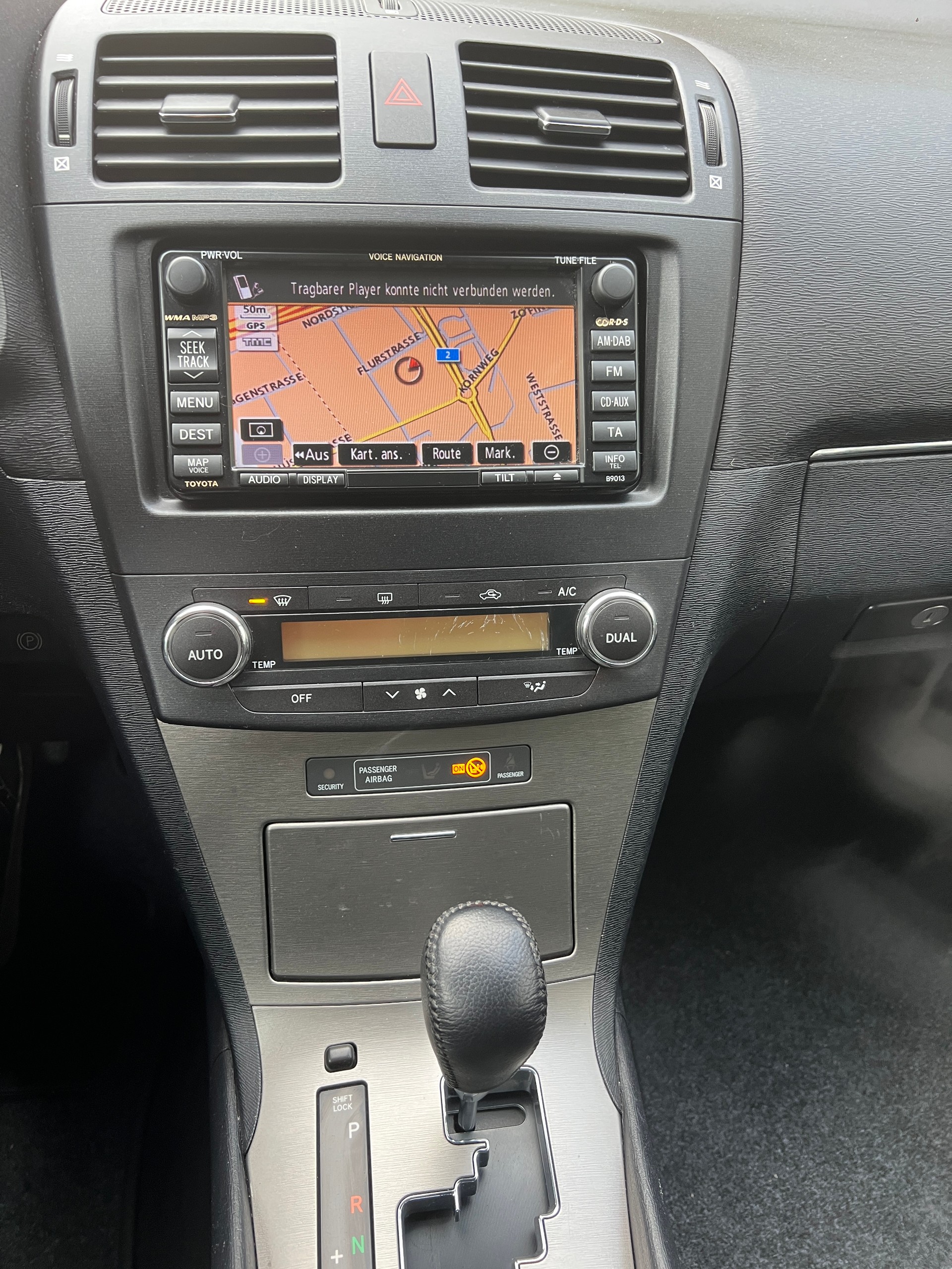 TOYOTA Avensis SW 2.0 Linea Luna Multidrive-image-8