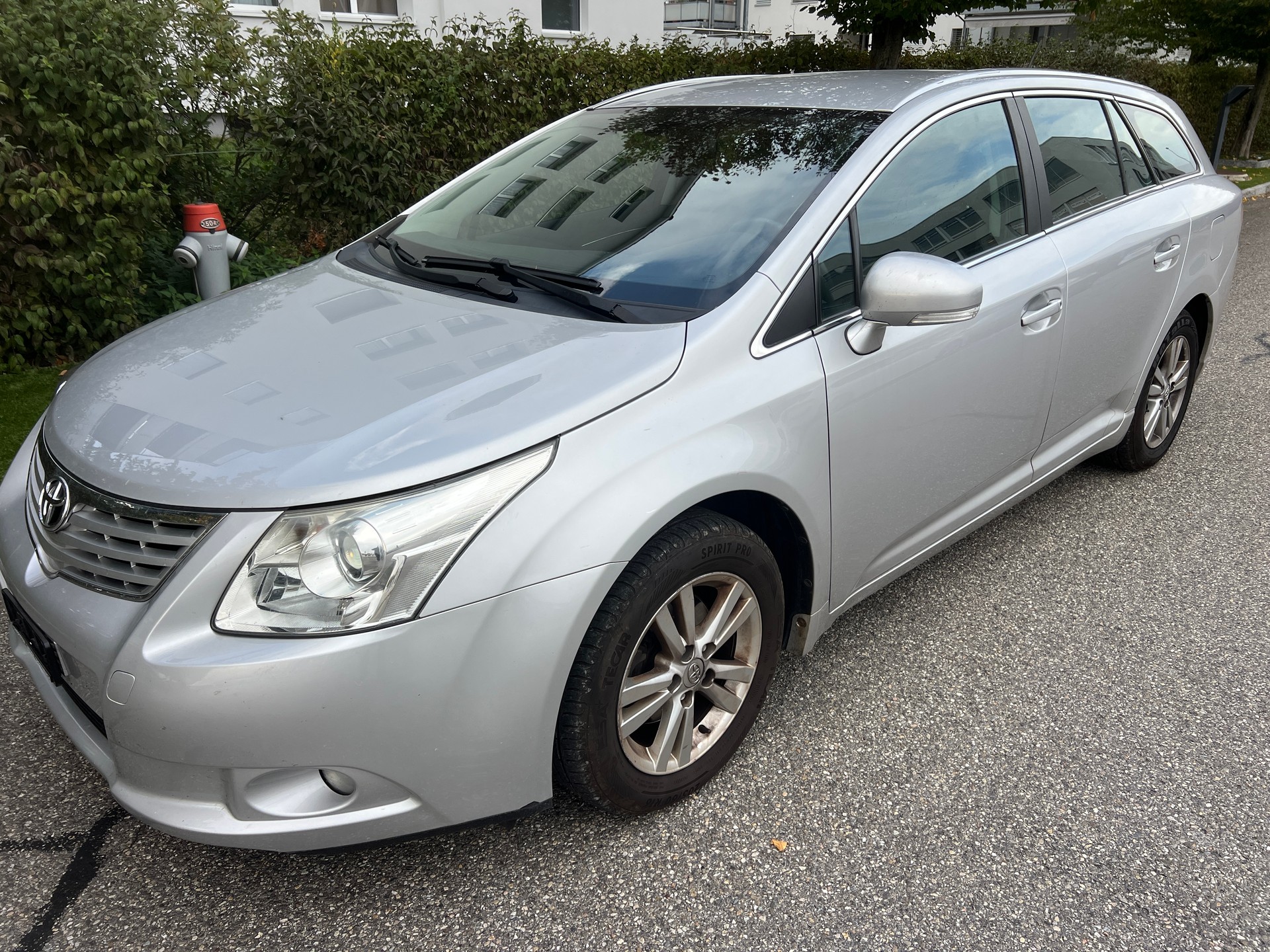 TOYOTA Avensis SW 2.0 Linea Luna Multidrive-image-0