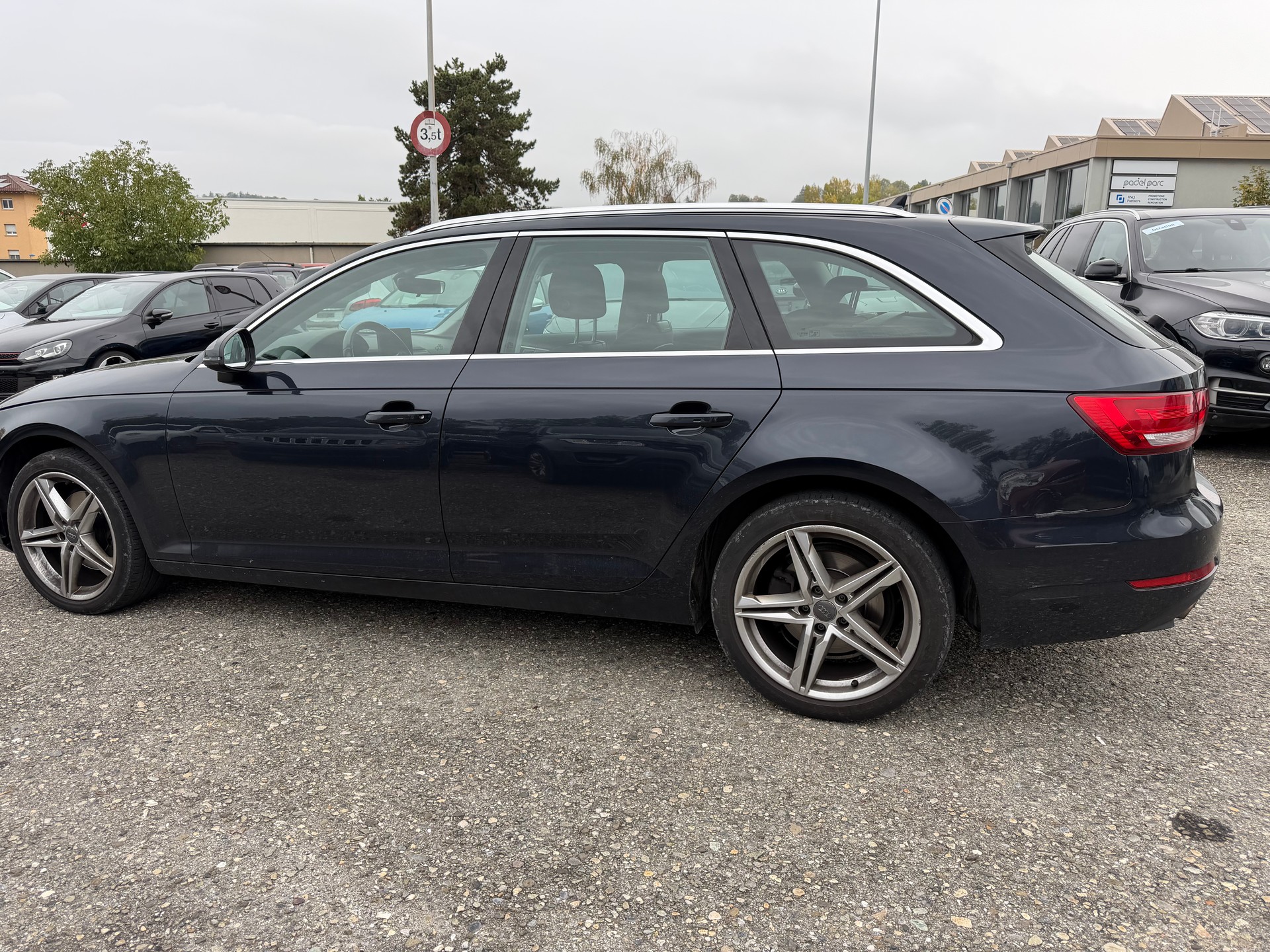 AUDI A4-image-2
