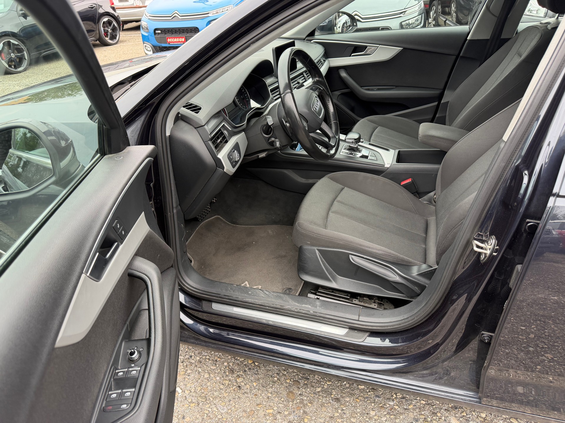 AUDI A4-image-6