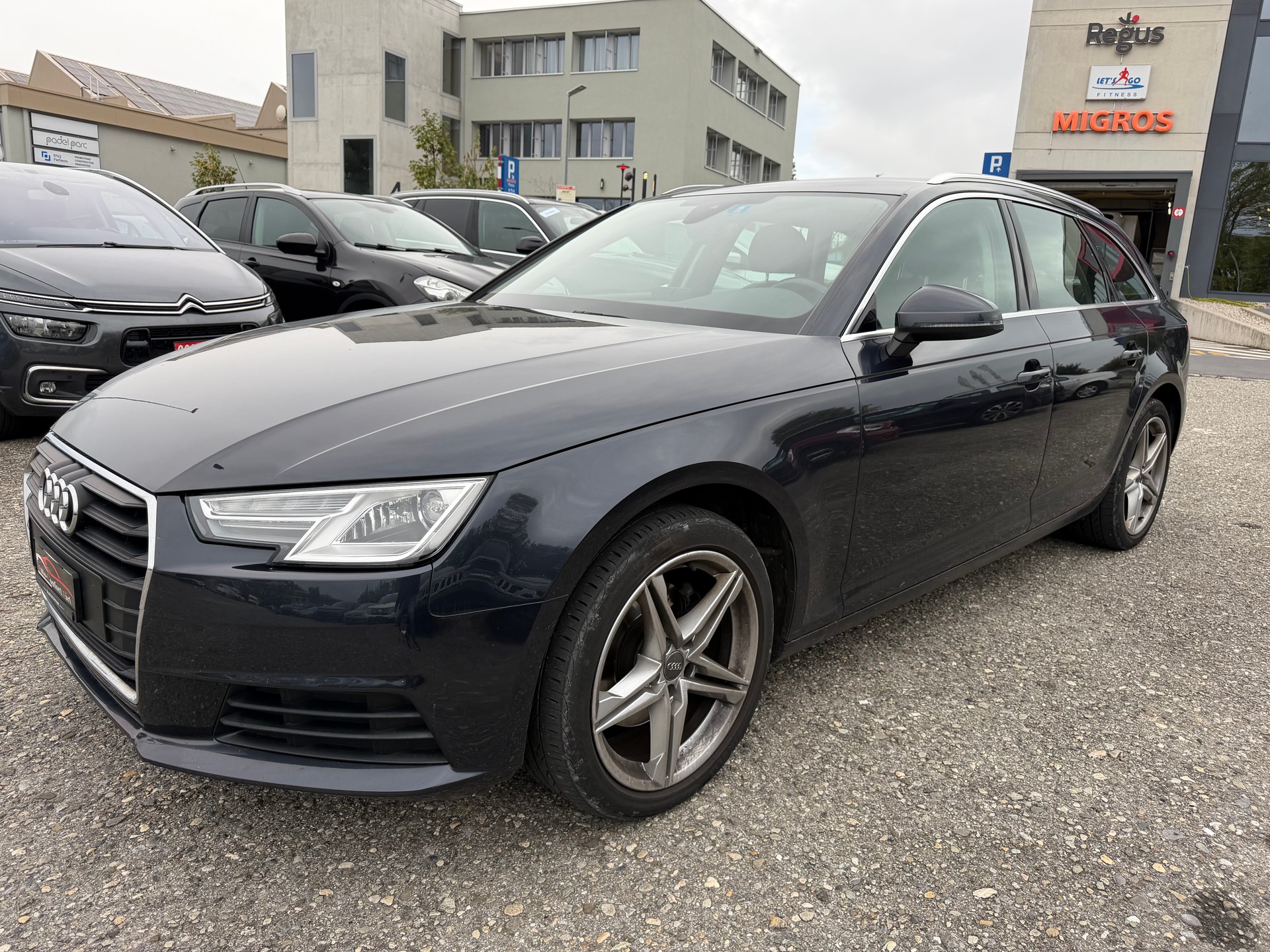 AUDI A4-image-1
