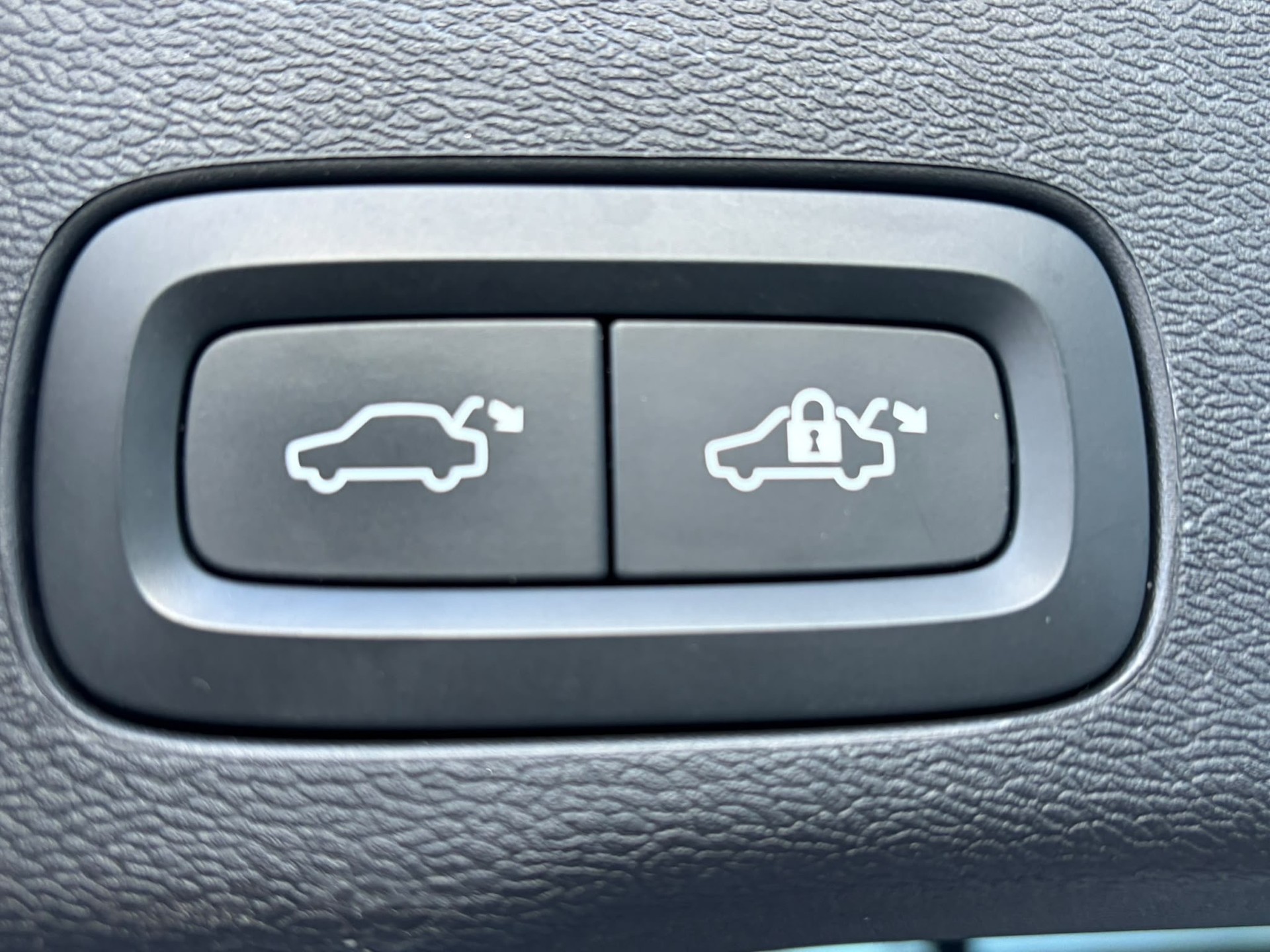 VOLVO XC60 T6 eAWD PluginHybrid Core Geartronic-image-11