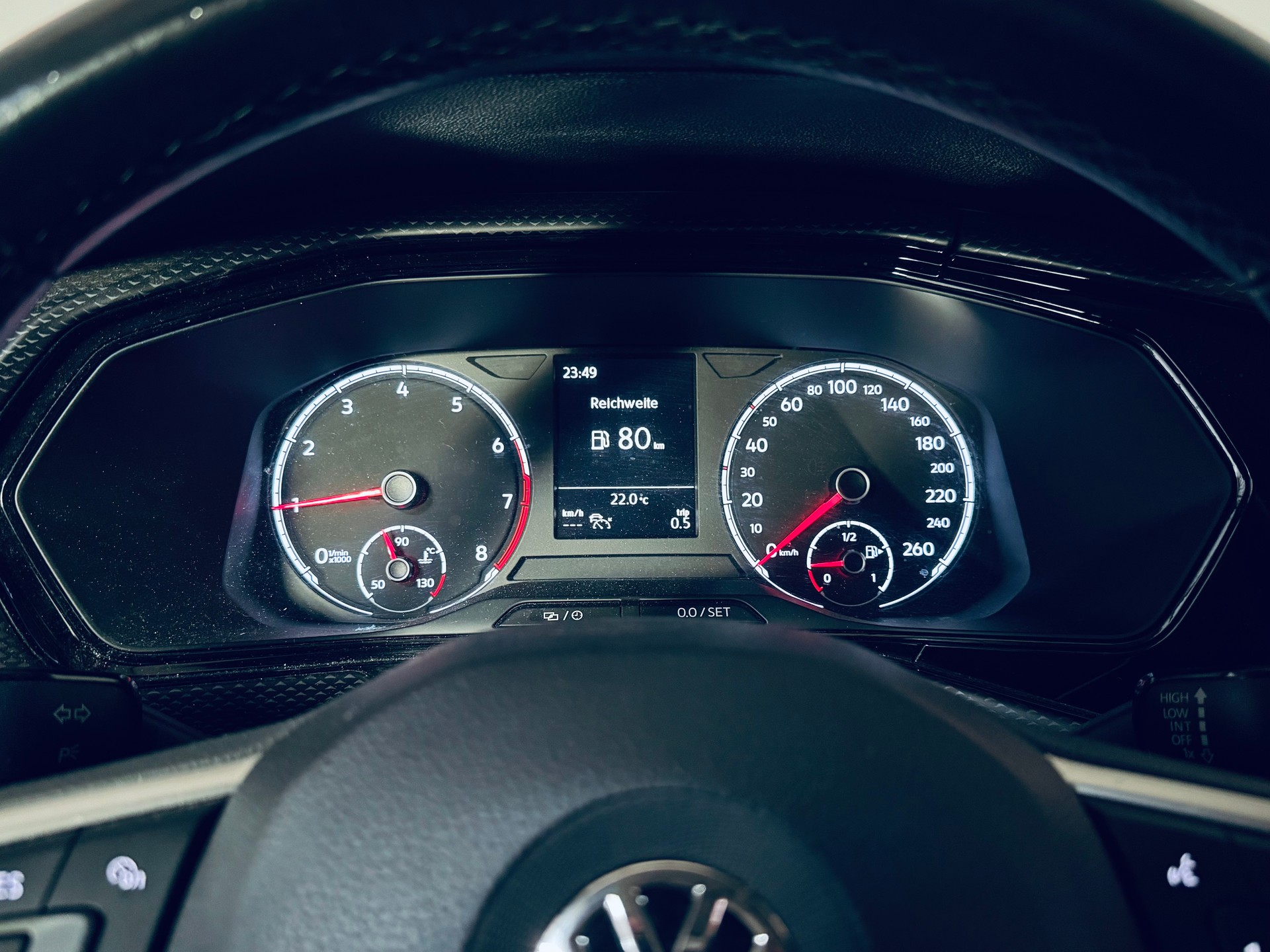 VW T-Cross 1.0 TSI Life-image-16