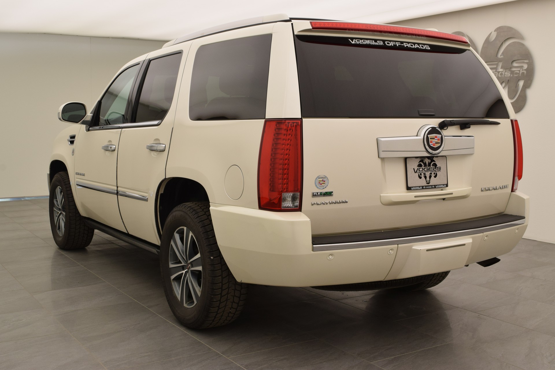 CADILLAC Escalade 6.2 Platinum-image-6