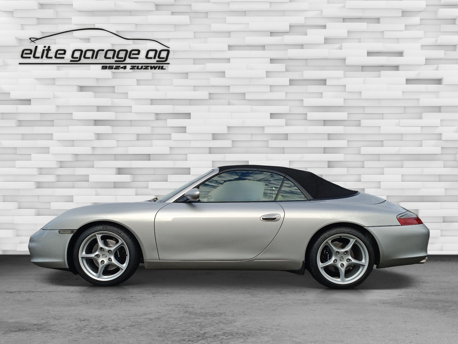 PORSCHE 911 Carrera Cabrio-image-4